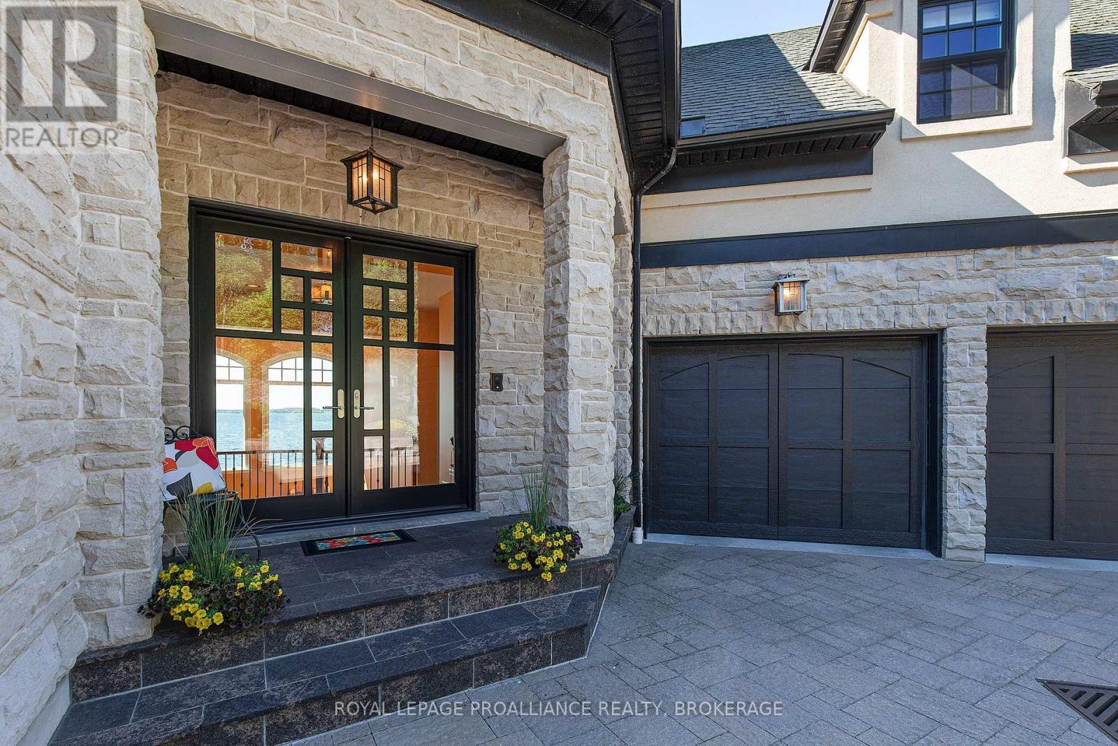 












1618 ST LAWRENCE AVENUE

,
Kingston (Kingston East (Incl CFB Kingston)),




Ontario
K7L4V1

