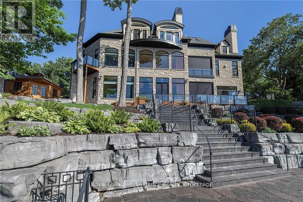 












1618 ST LAWRENCE AVENUE

,
Kingston (Kingston East (Incl CFB Kingston)),




Ontario
K7L4V1

