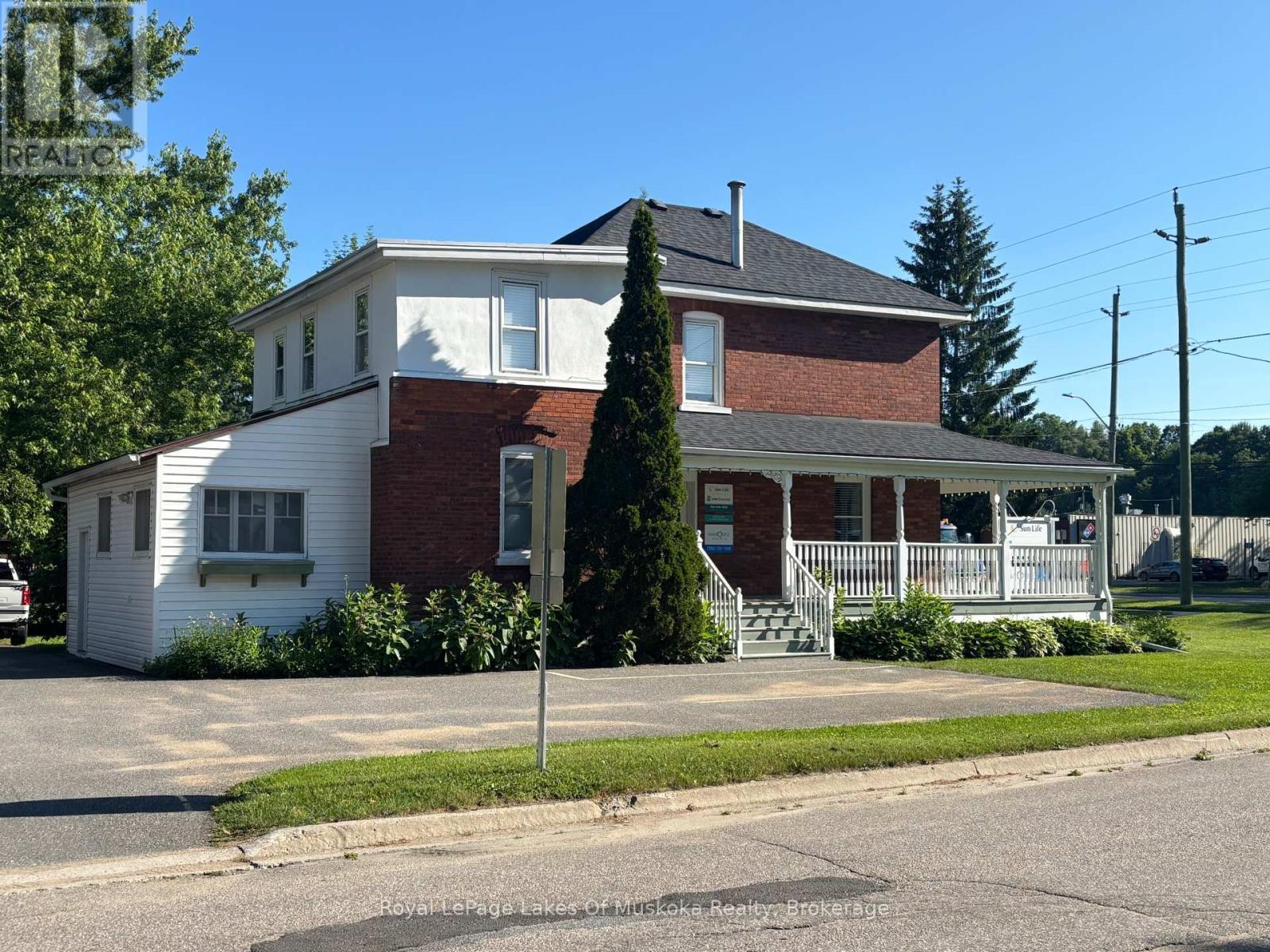 












164 WELLINGTON STREET N

,
Bracebridge (Monck (Bracebridge)),




Ontario
P1L1C4


