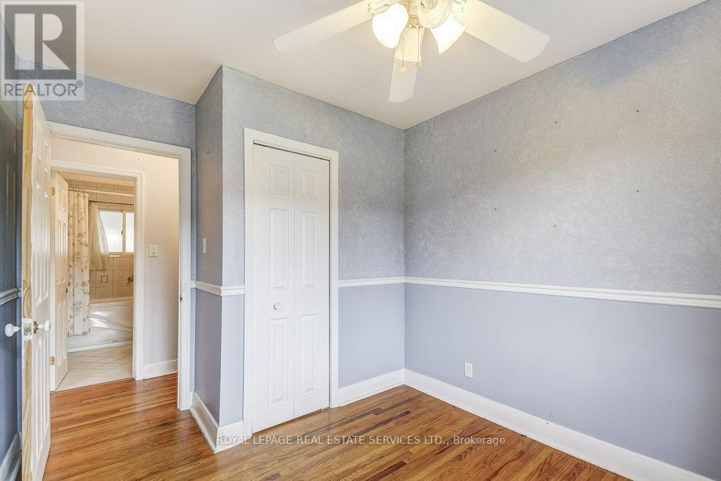 












206 MAURICE DRIVE

,
Oakville,




Ontario
L6K2W9

