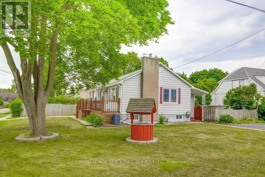 












206 MAURICE DRIVE

,
Oakville,




Ontario
L6K2W9

