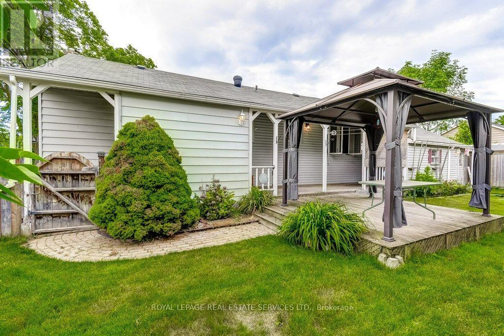 












206 MAURICE DRIVE

,
Oakville,




Ontario
L6K2W9

