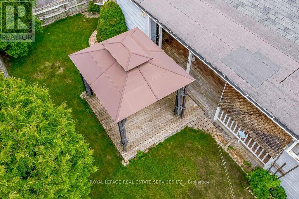 












206 MAURICE DRIVE

,
Oakville,




Ontario
L6K2W9

