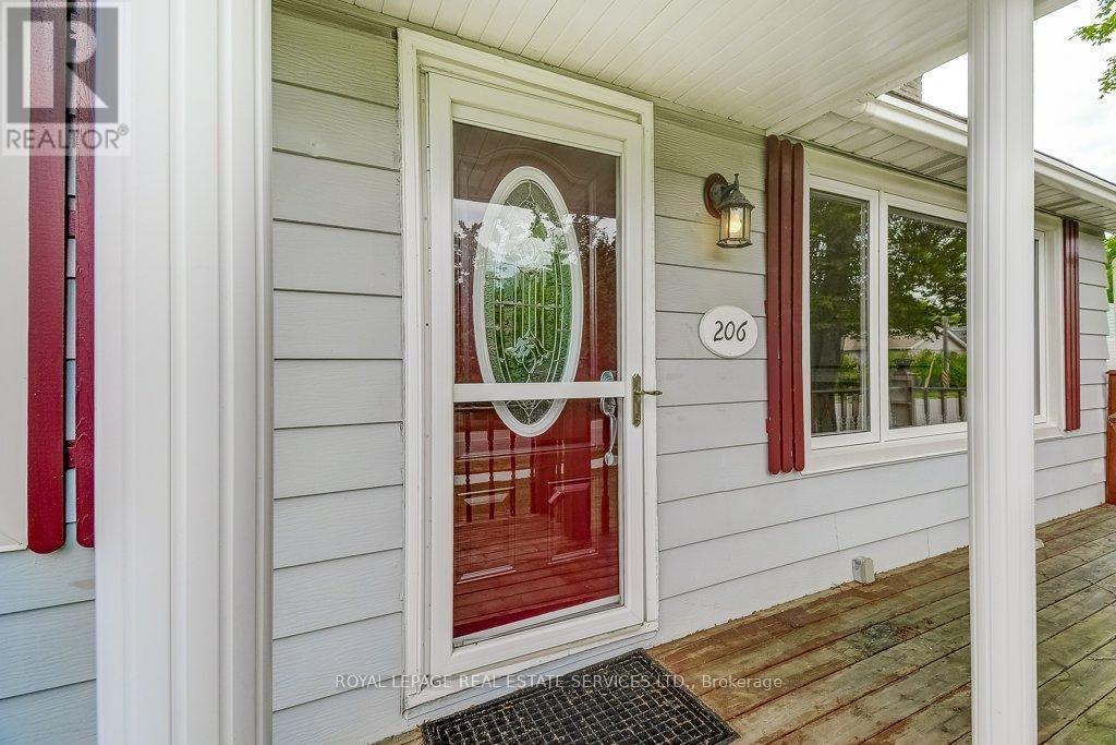 












206 MAURICE DRIVE

,
Oakville,




Ontario
L6K2W9

