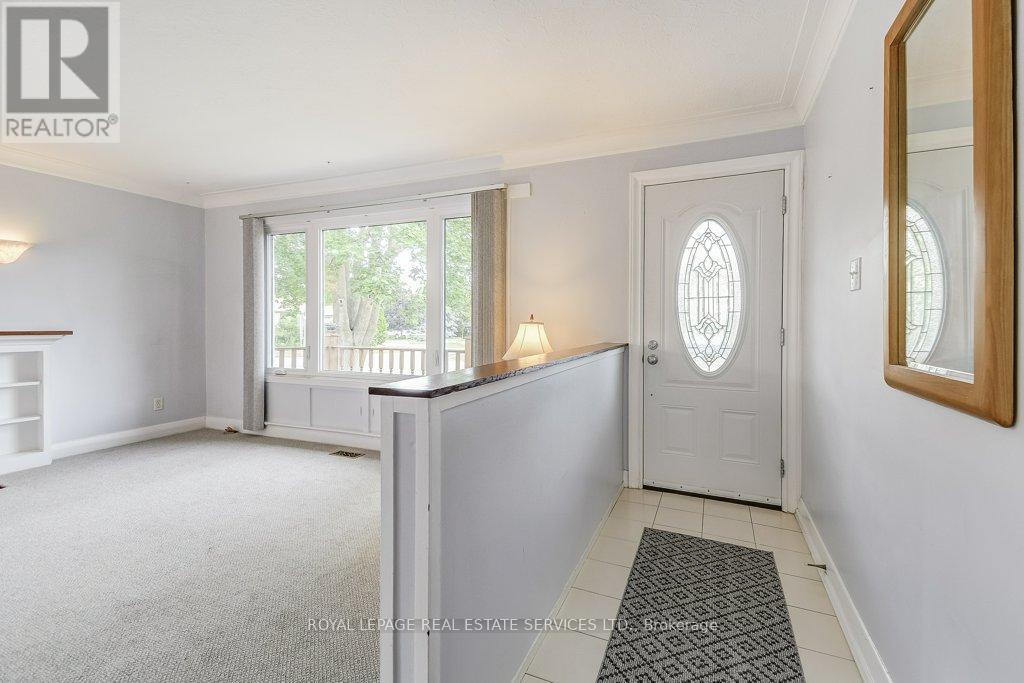 












206 MAURICE DRIVE

,
Oakville,




Ontario
L6K2W9

