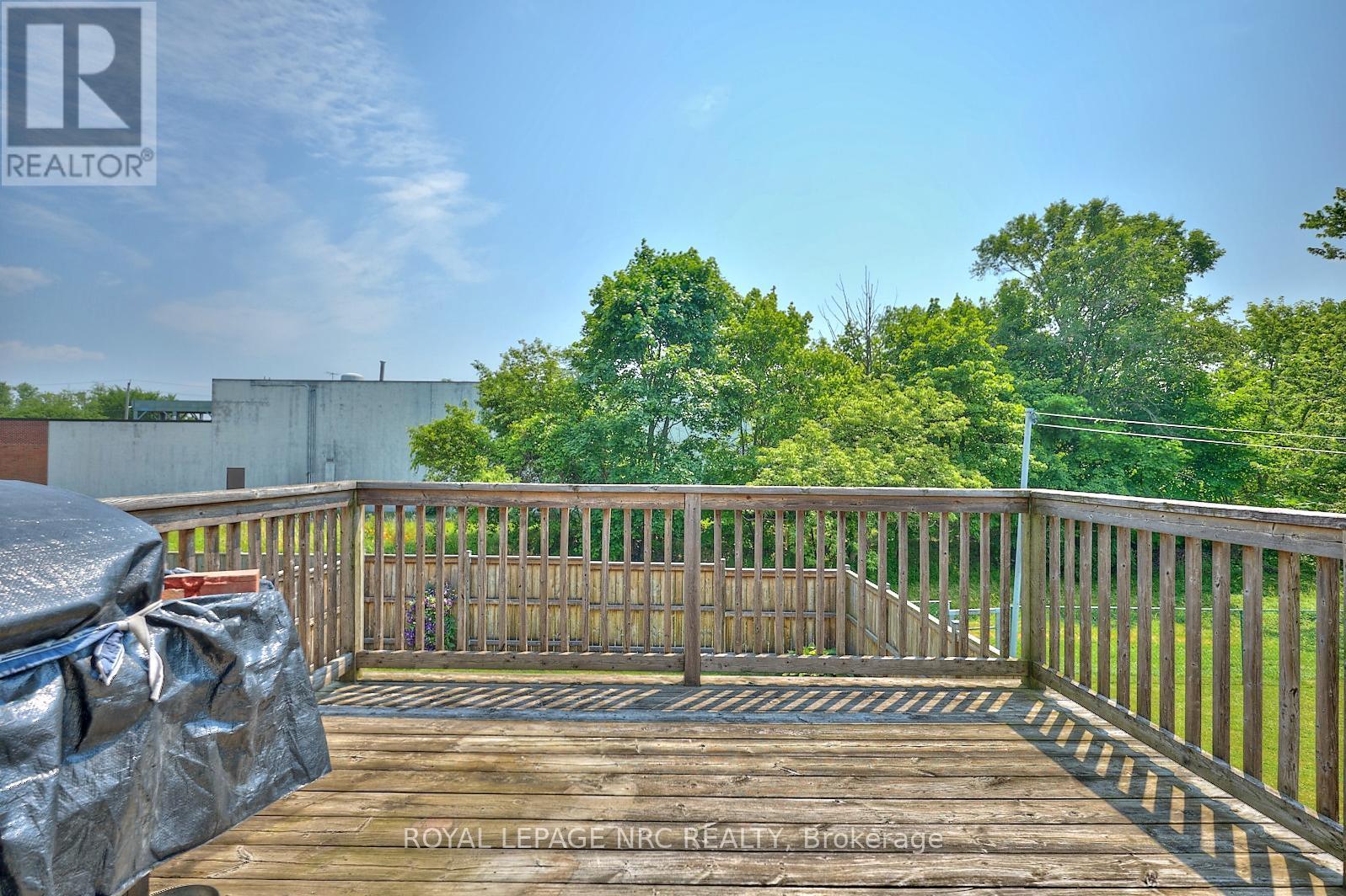 












32 WILTON AVENUE

,
Welland (Broadway),




Ontario
L3C1Z9

