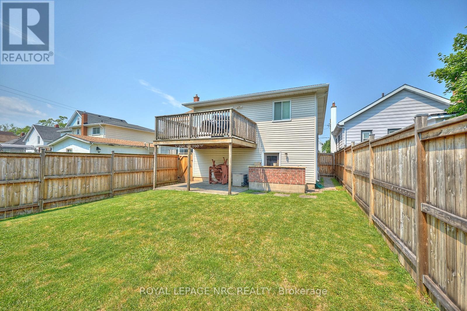 












32 WILTON AVENUE

,
Welland (Broadway),




Ontario
L3C1Z9

