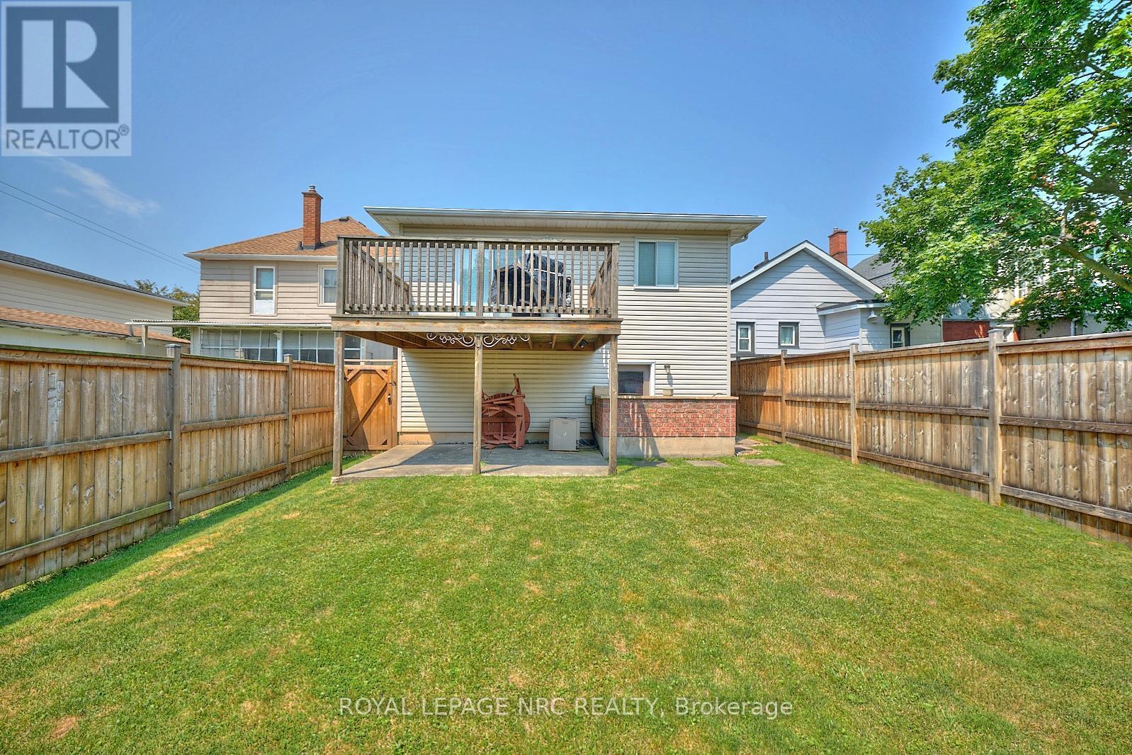 












32 WILTON AVENUE

,
Welland (Broadway),




Ontario
L3C1Z9

