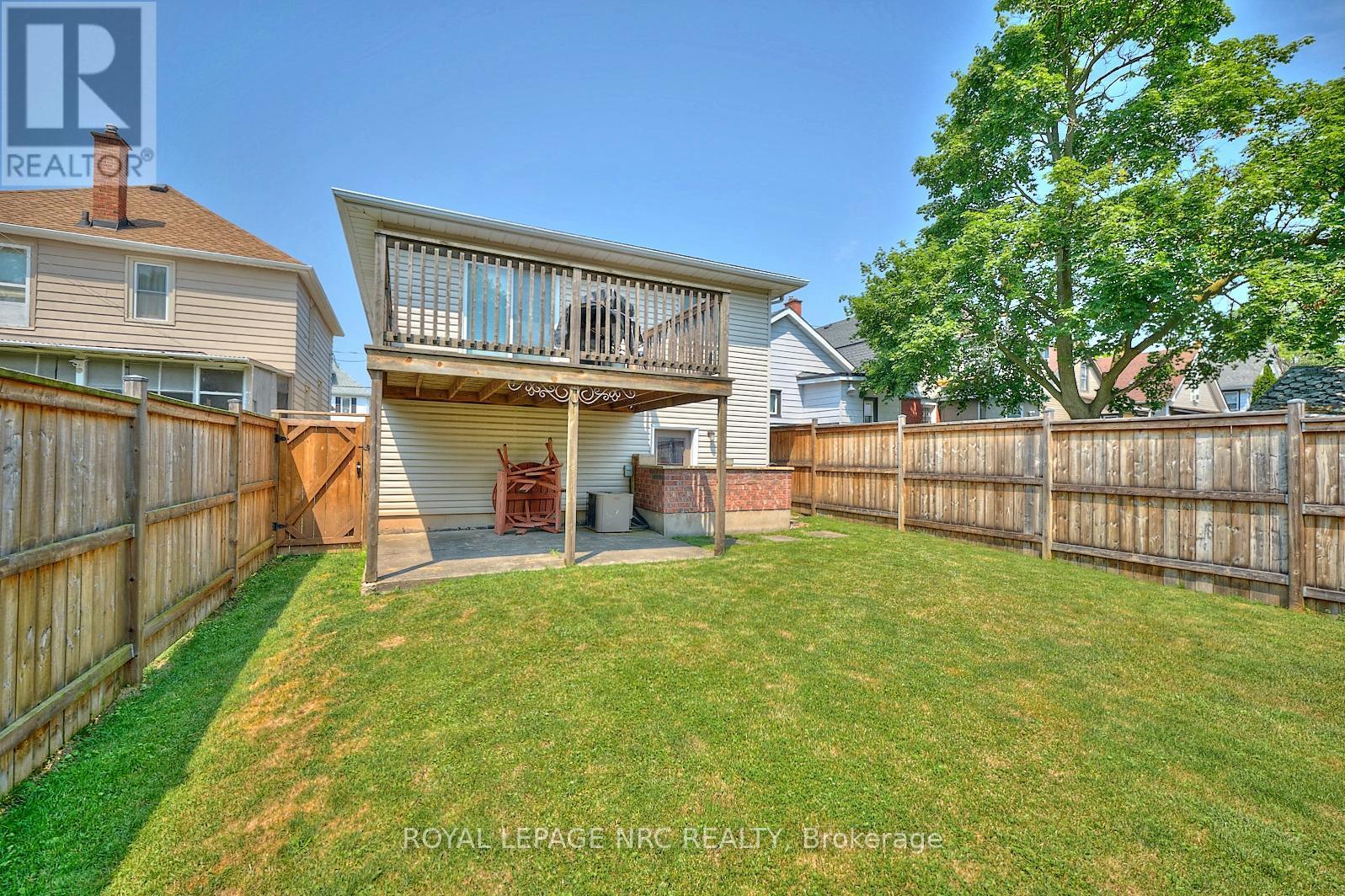 












32 WILTON AVENUE

,
Welland (Broadway),




Ontario
L3C1Z9

