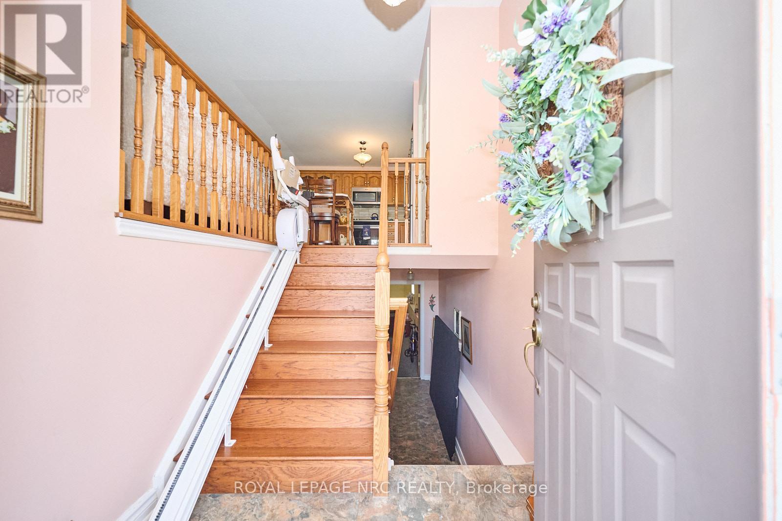 












32 WILTON AVENUE

,
Welland (Broadway),




Ontario
L3C1Z9

