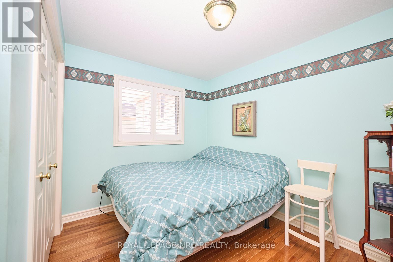 












32 WILTON AVENUE

,
Welland (Broadway),




Ontario
L3C1Z9

