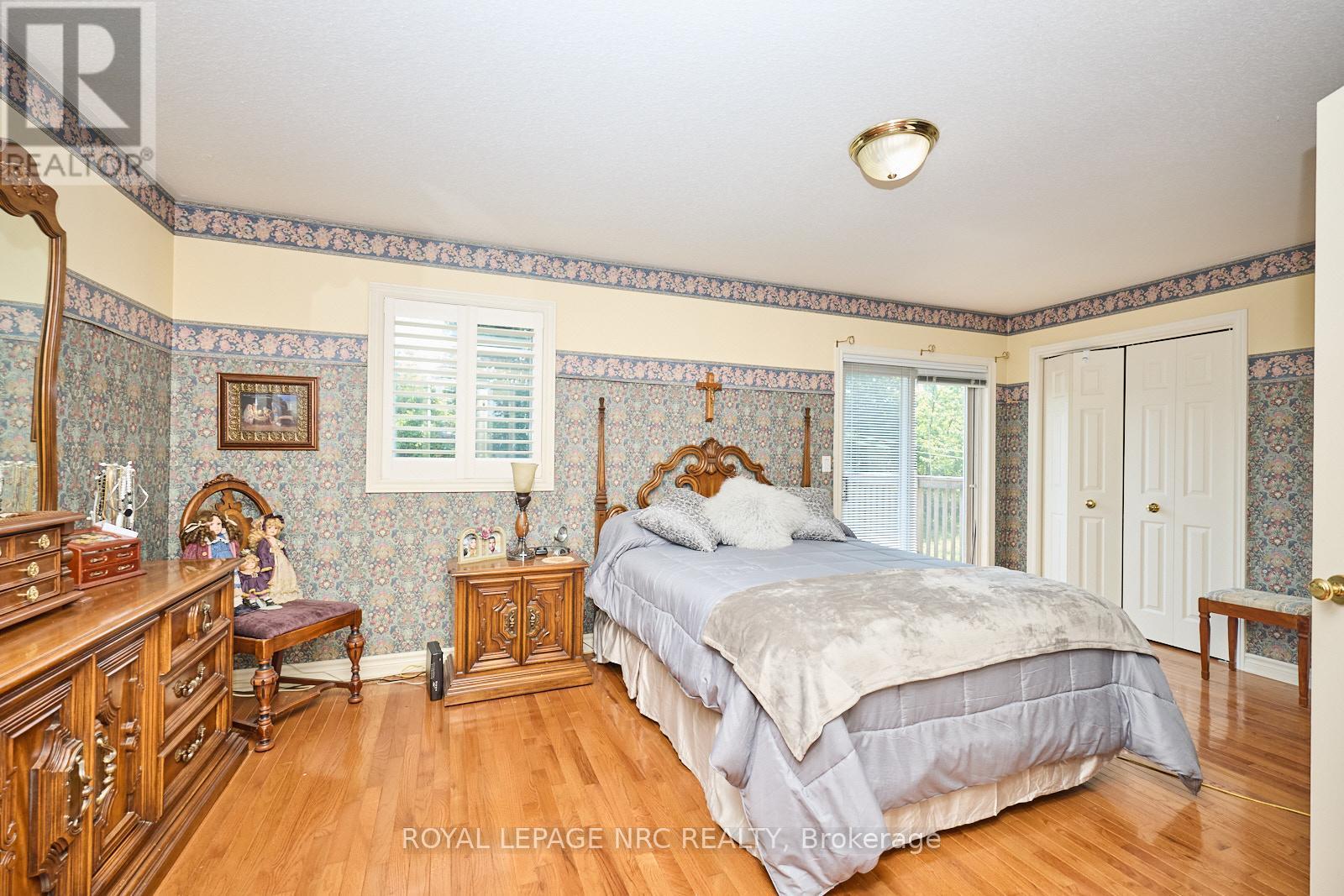 












32 WILTON AVENUE

,
Welland (Broadway),




Ontario
L3C1Z9

