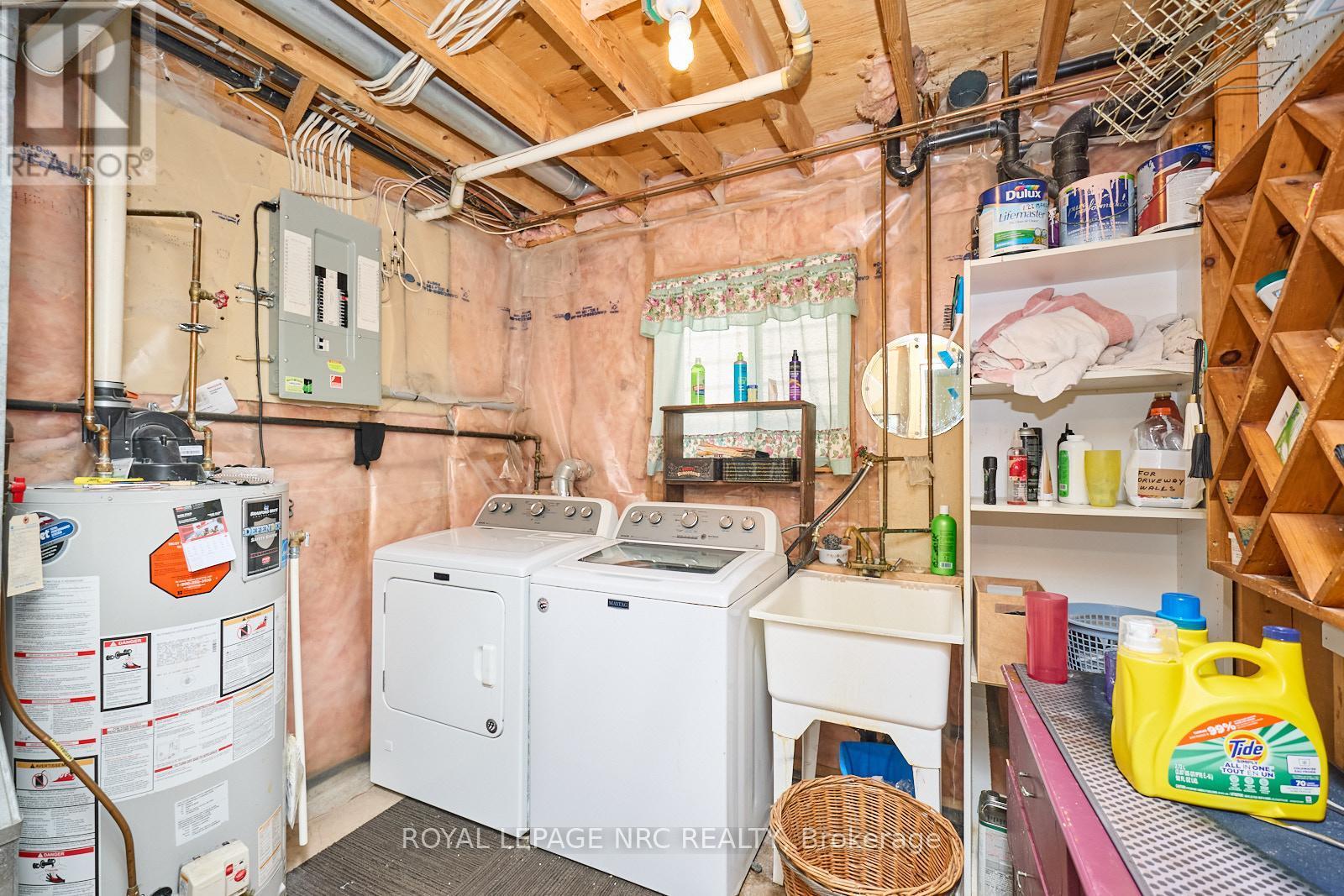 












32 WILTON AVENUE

,
Welland (Broadway),




Ontario
L3C1Z9

