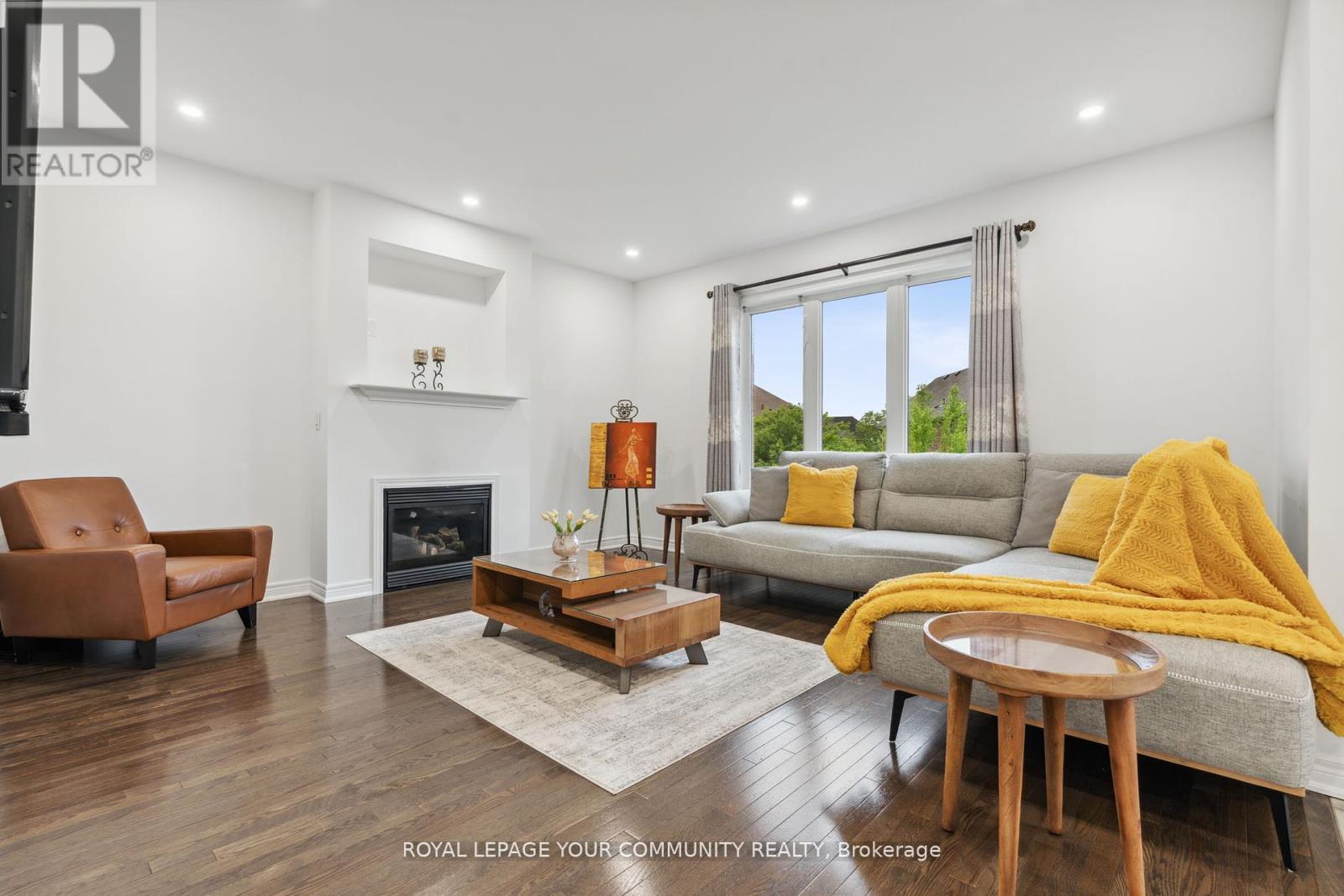 












26 IVY JAY CRESCENT

,
Aurora,




Ontario
L4G0E6

