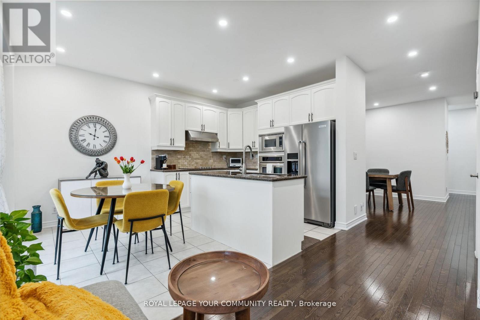 












26 IVY JAY CRESCENT

,
Aurora,




Ontario
L4G0E6

