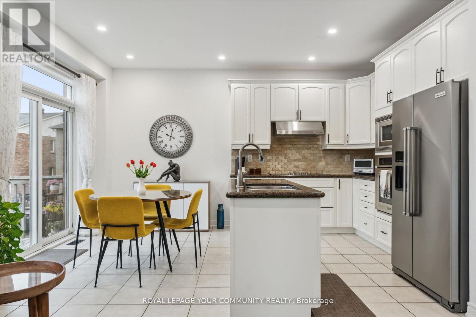 












26 IVY JAY CRESCENT

,
Aurora,




Ontario
L4G0E6

