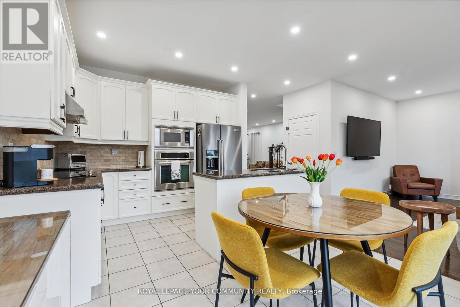 












26 IVY JAY CRESCENT

,
Aurora,




Ontario
L4G0E6

