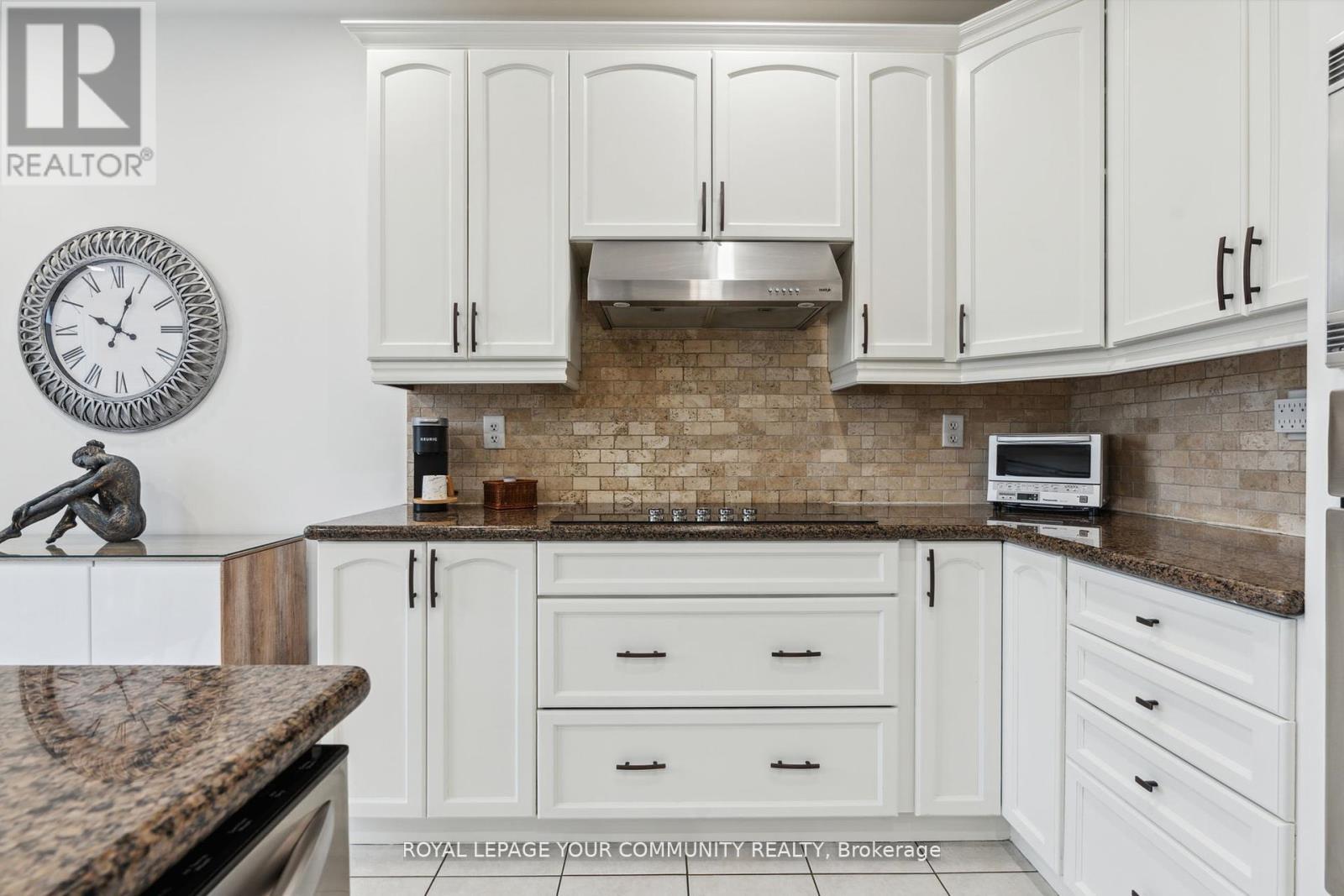 












26 IVY JAY CRESCENT

,
Aurora,




Ontario
L4G0E6


