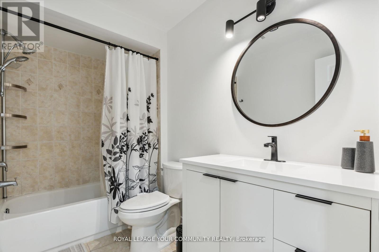 












26 IVY JAY CRESCENT

,
Aurora,




Ontario
L4G0E6

