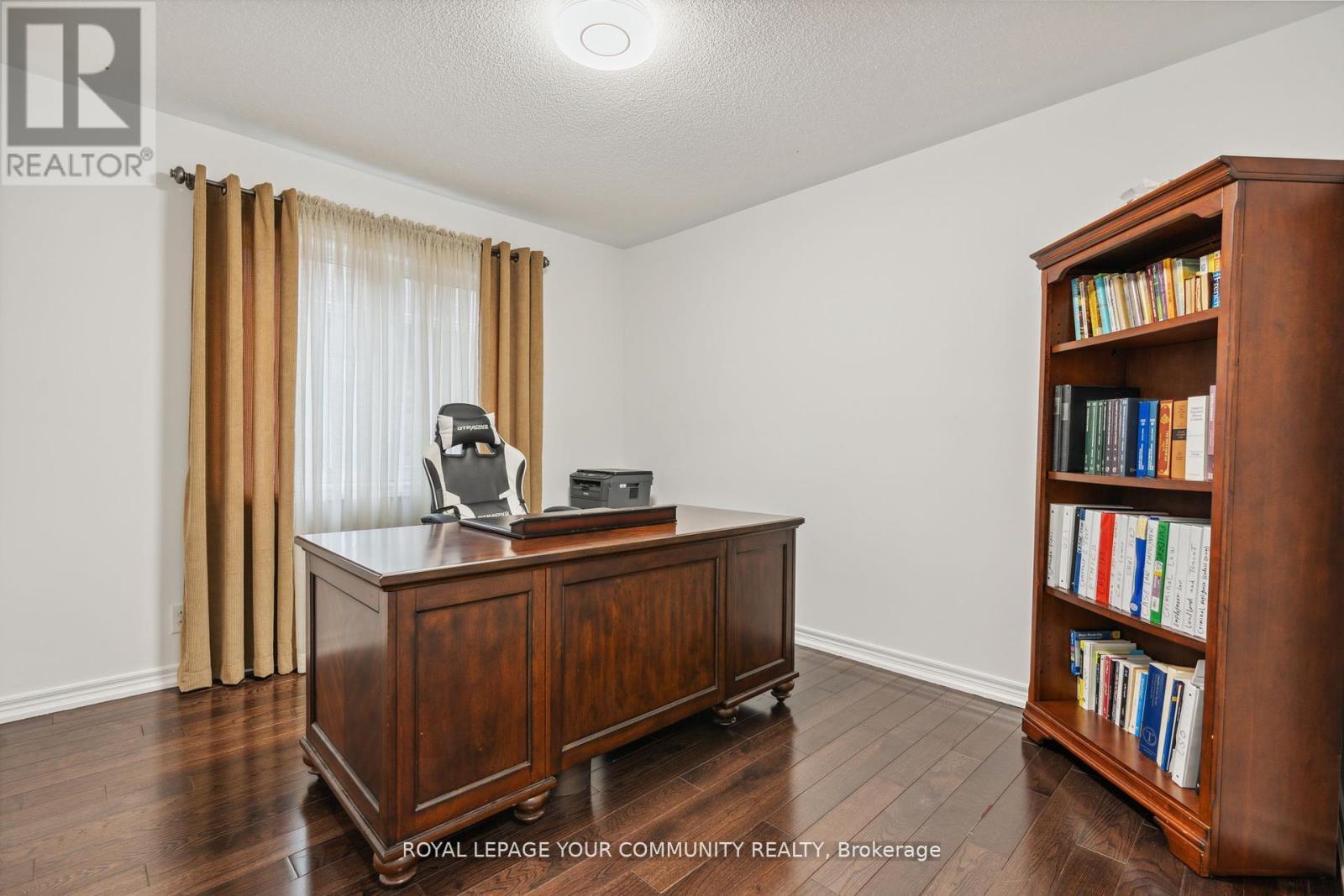 












26 IVY JAY CRESCENT

,
Aurora,




Ontario
L4G0E6

