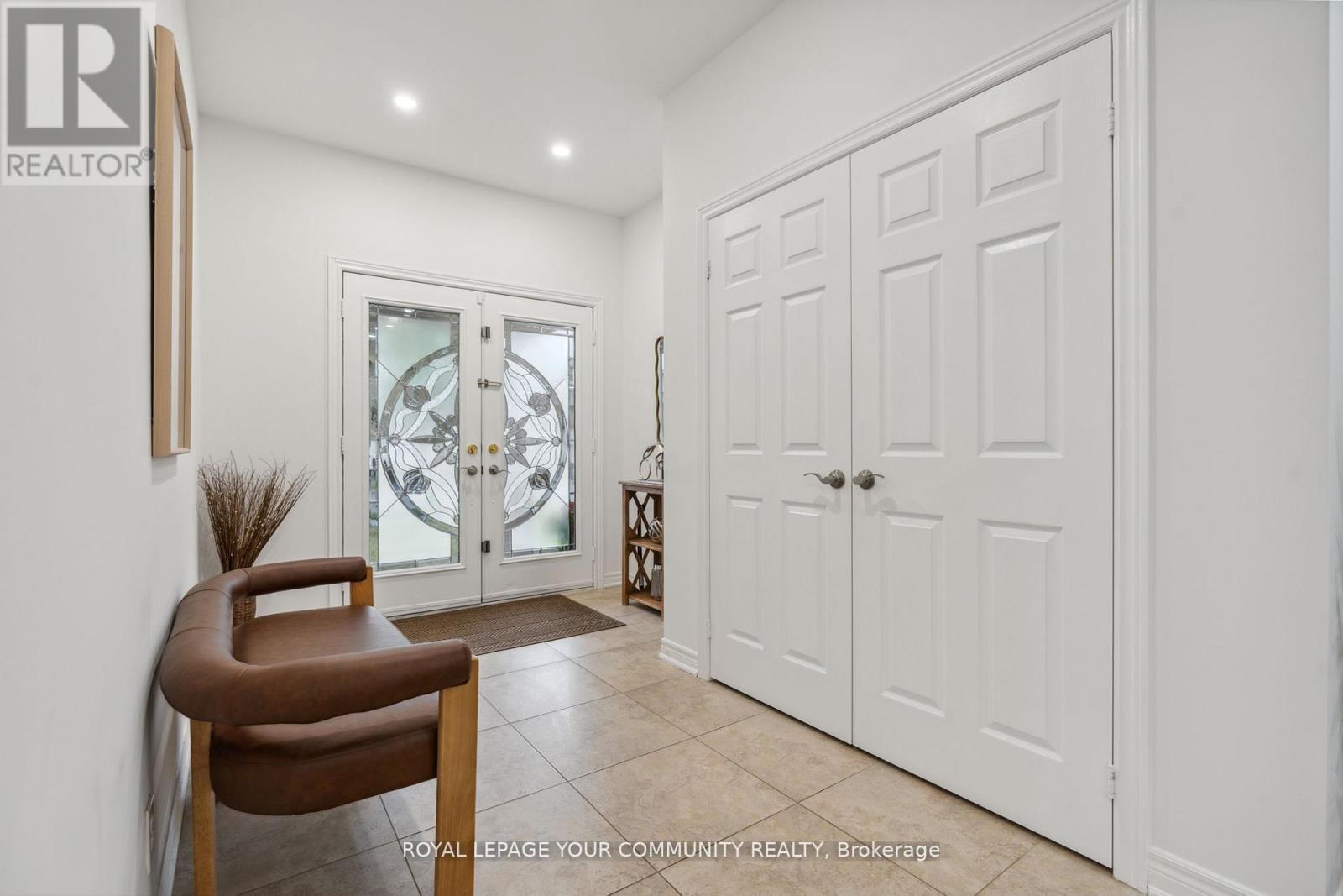 












26 IVY JAY CRESCENT

,
Aurora,




Ontario
L4G0E6

