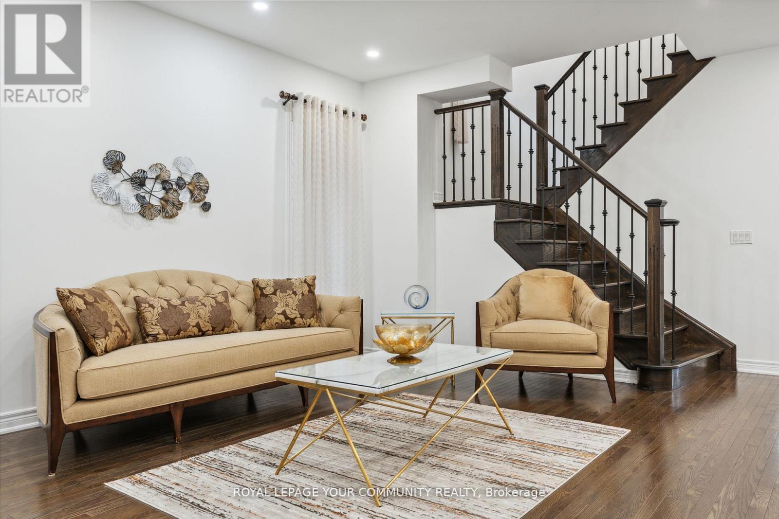 












26 IVY JAY CRESCENT

,
Aurora,




Ontario
L4G0E6


