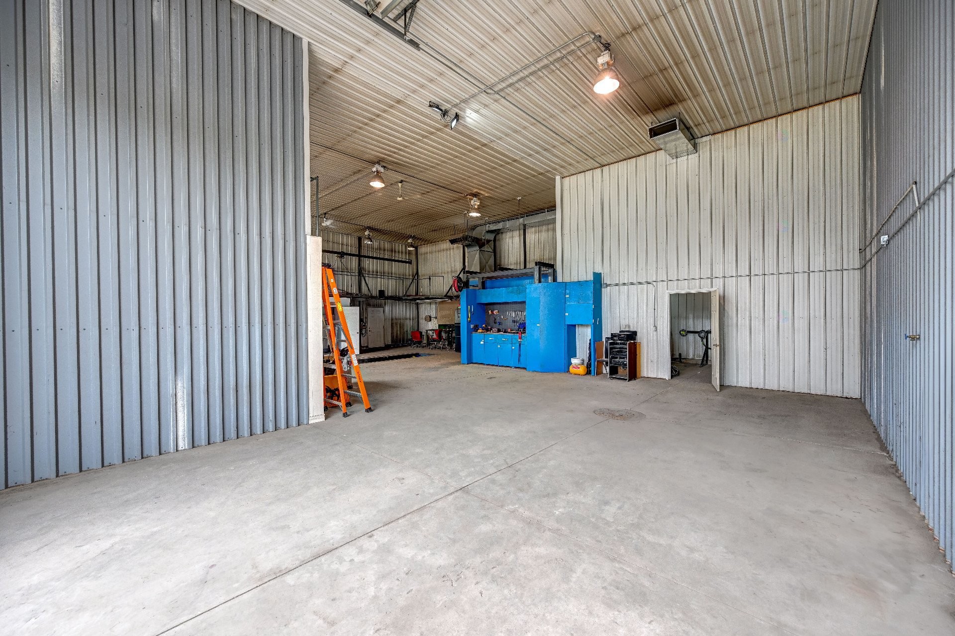 









120


Ch. de la Côte S.

,
Boisbriand,




QC
J7E4H5

