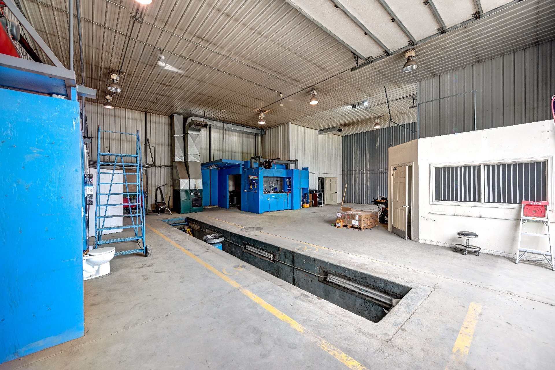 









120


Ch. de la Côte S.

,
Boisbriand,




QC
J7E4H5

