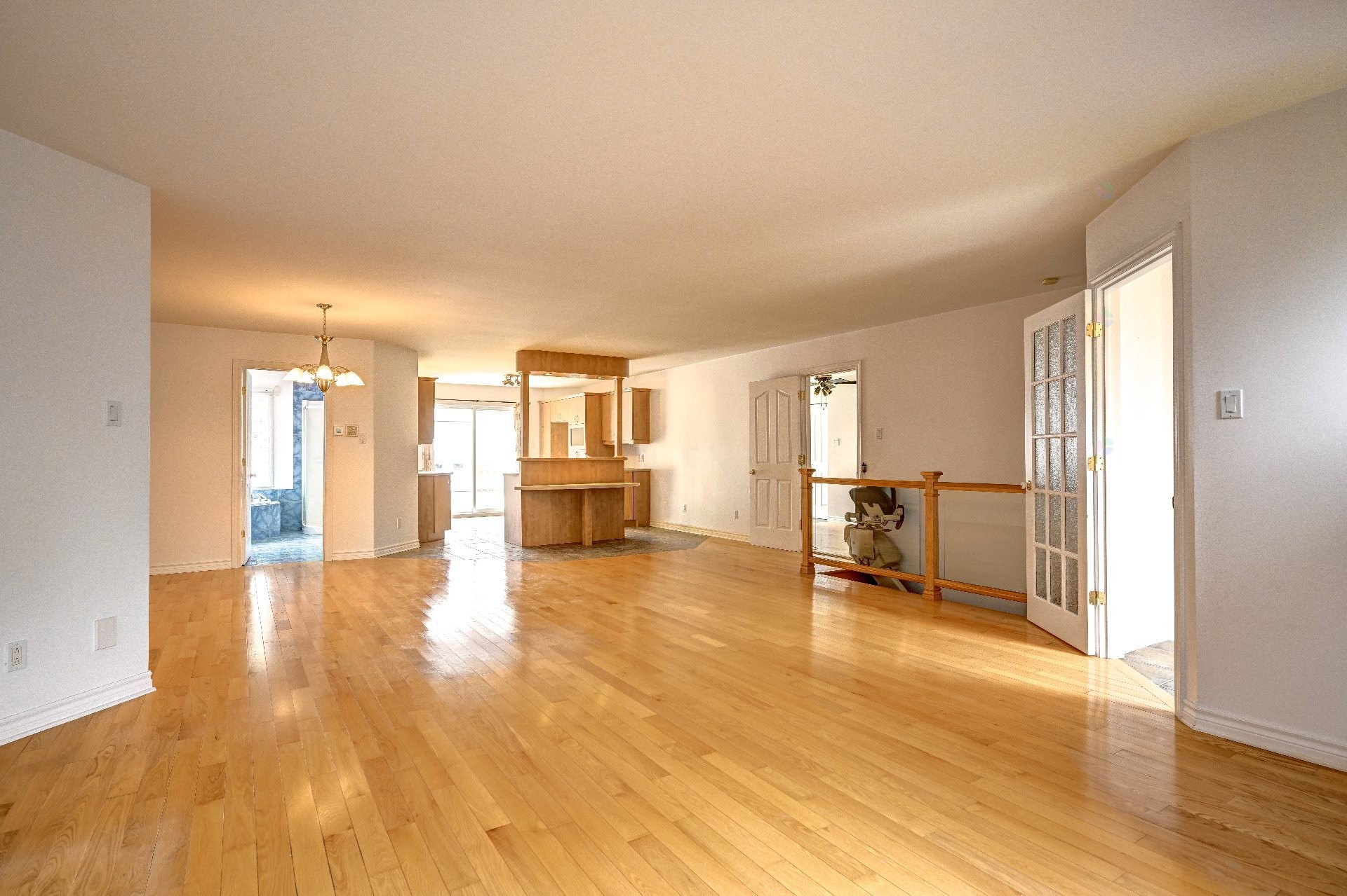 









120


Ch. de la Côte S.

,
Boisbriand,




QC
J7E4H5

