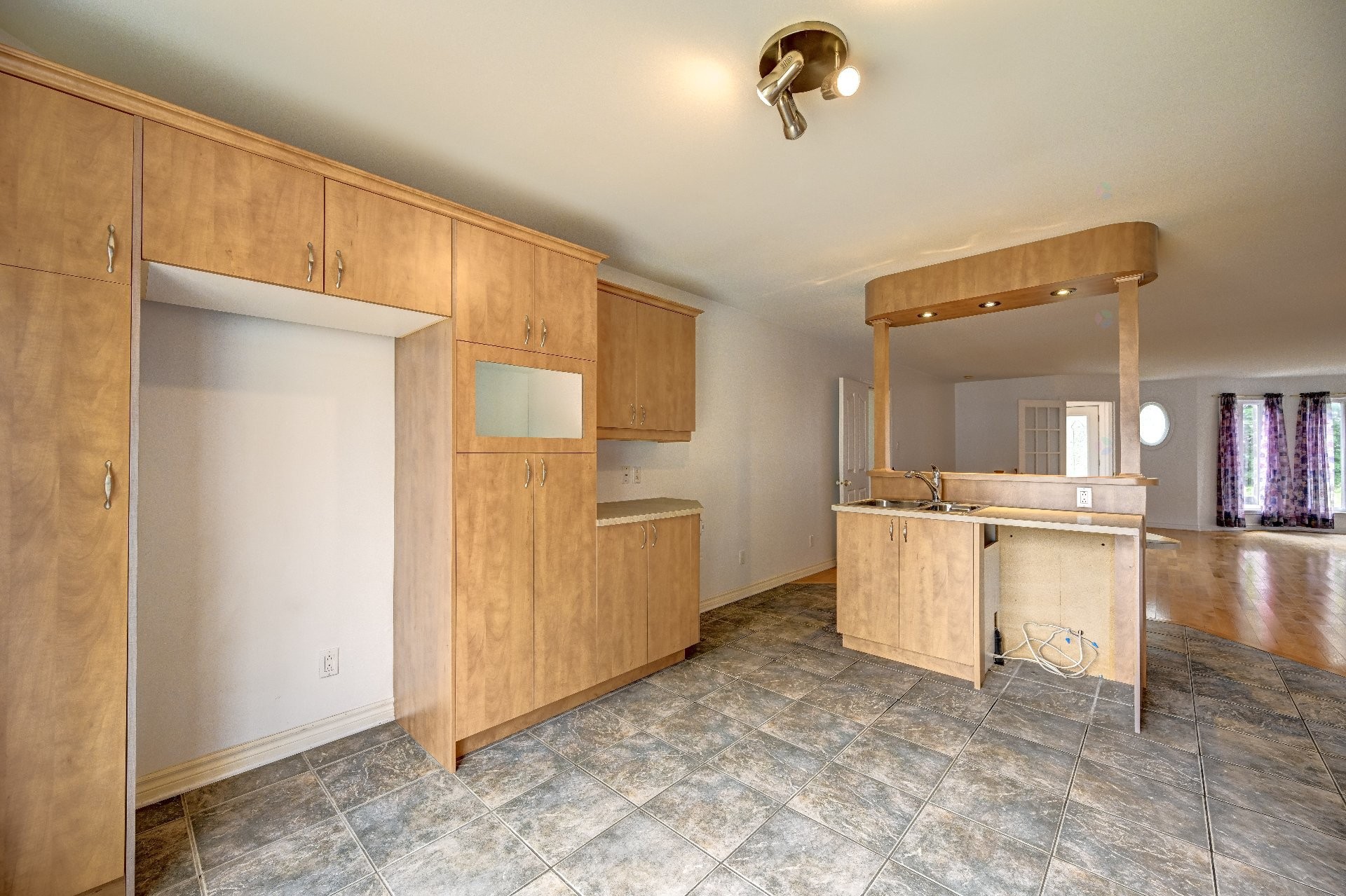 









120


Ch. de la Côte S.

,
Boisbriand,




QC
J7E4H5

