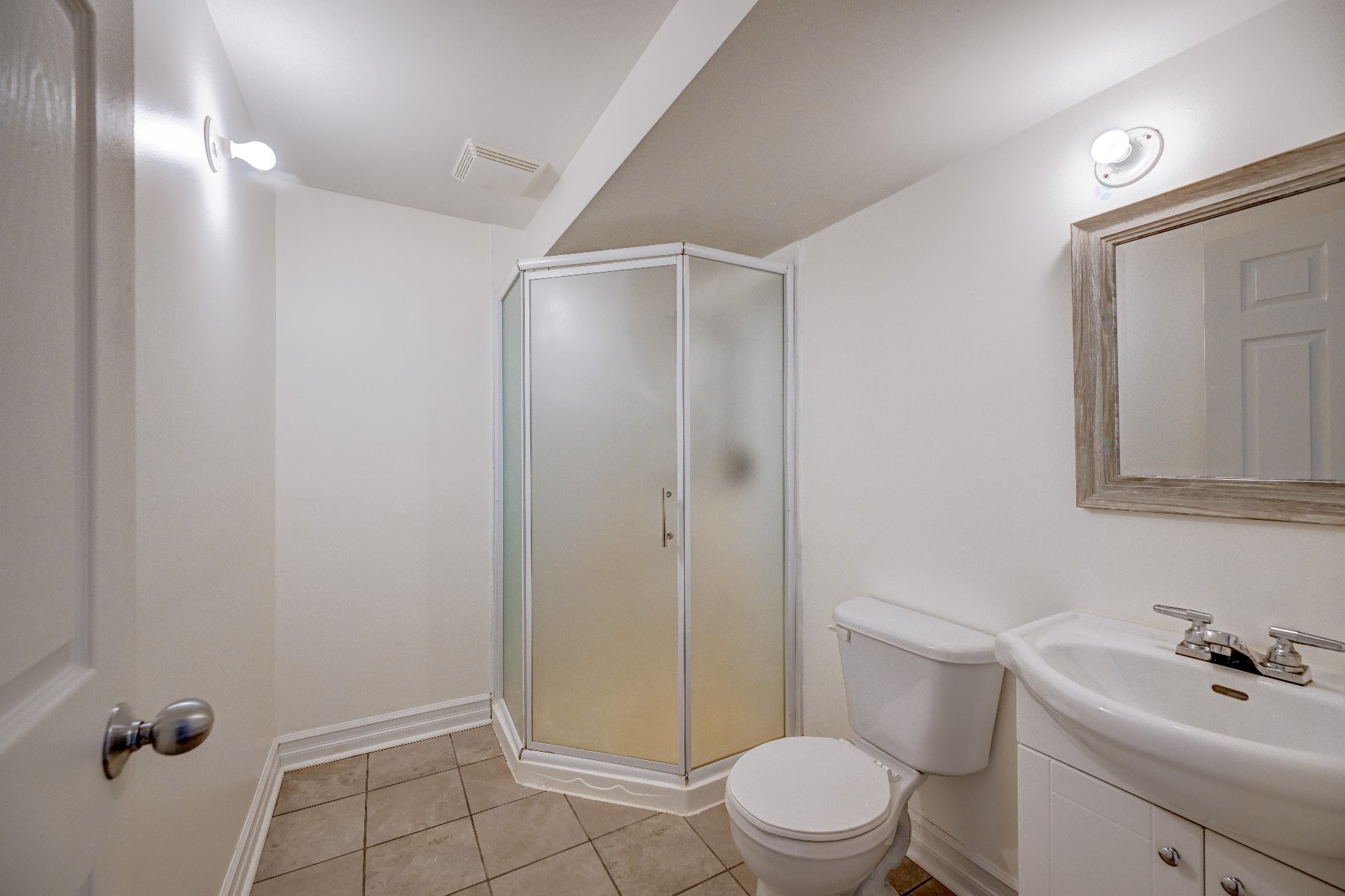 









120


Ch. de la Côte S.

,
Boisbriand,




QC
J7E4H5

