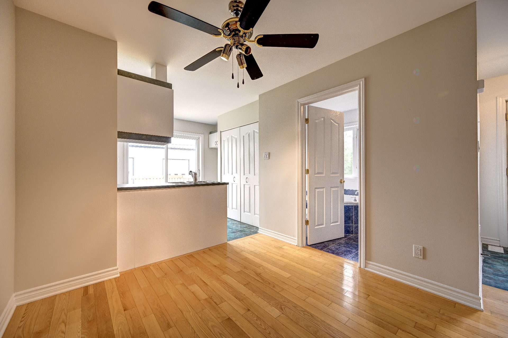 









120


Ch. de la Côte S.

,
Boisbriand,




QC
J7E4H5

