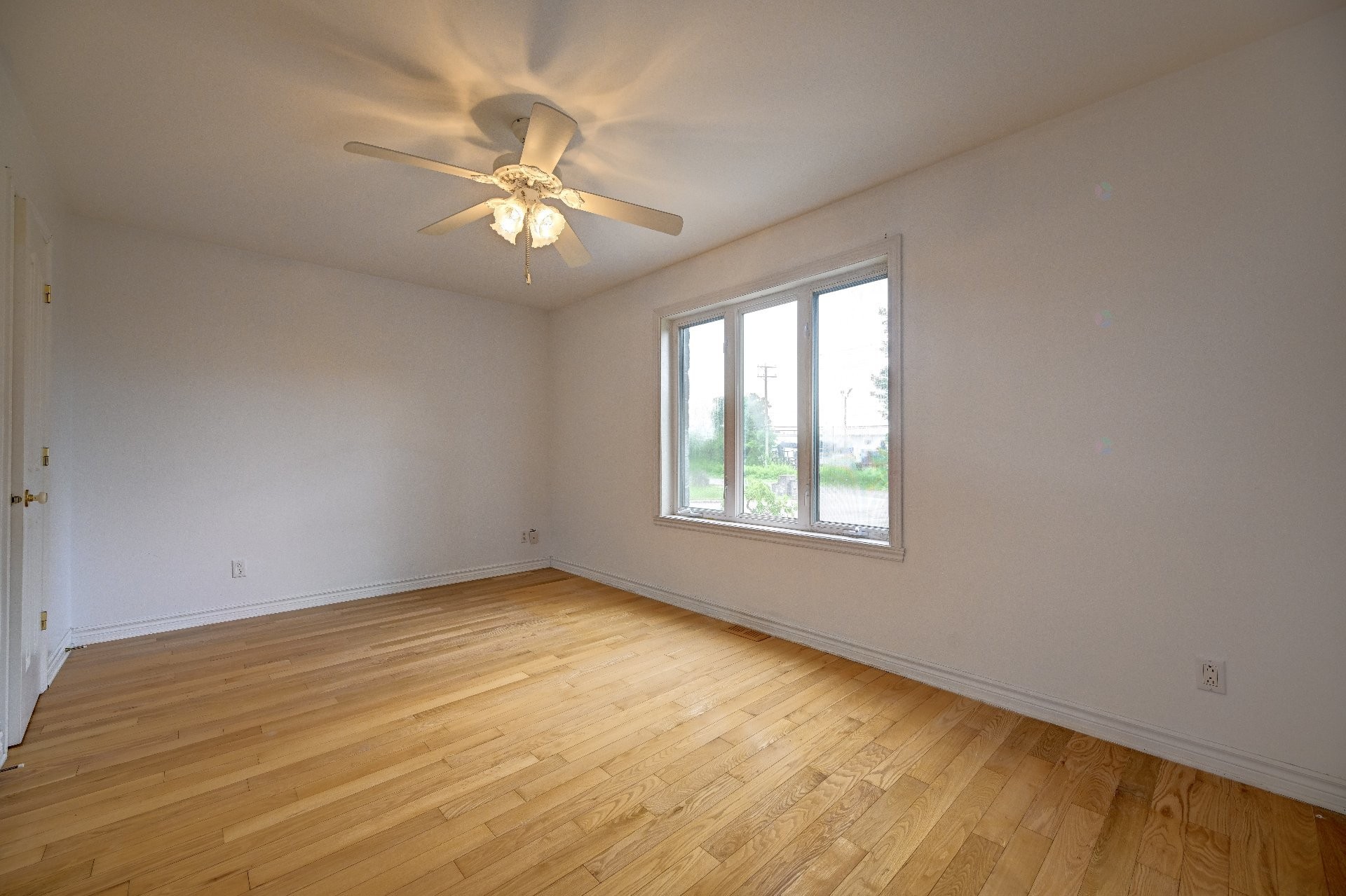 









120


Ch. de la Côte S.

,
Boisbriand,




QC
J7E4H5

