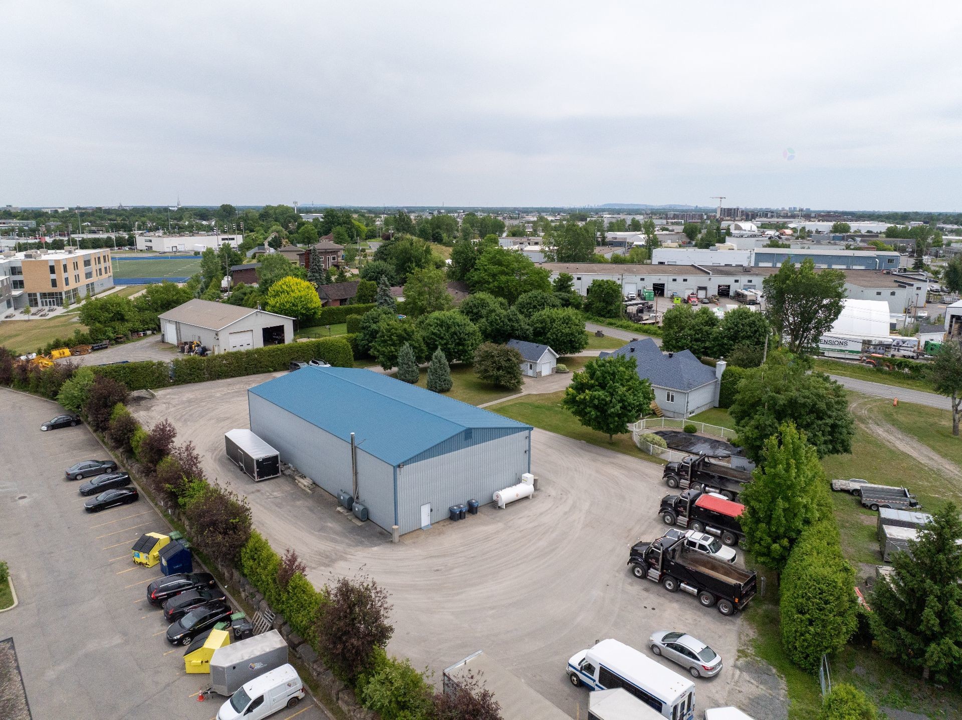 









120


Ch. de la Côte S.

,
Boisbriand,




QC
J7E4H5

