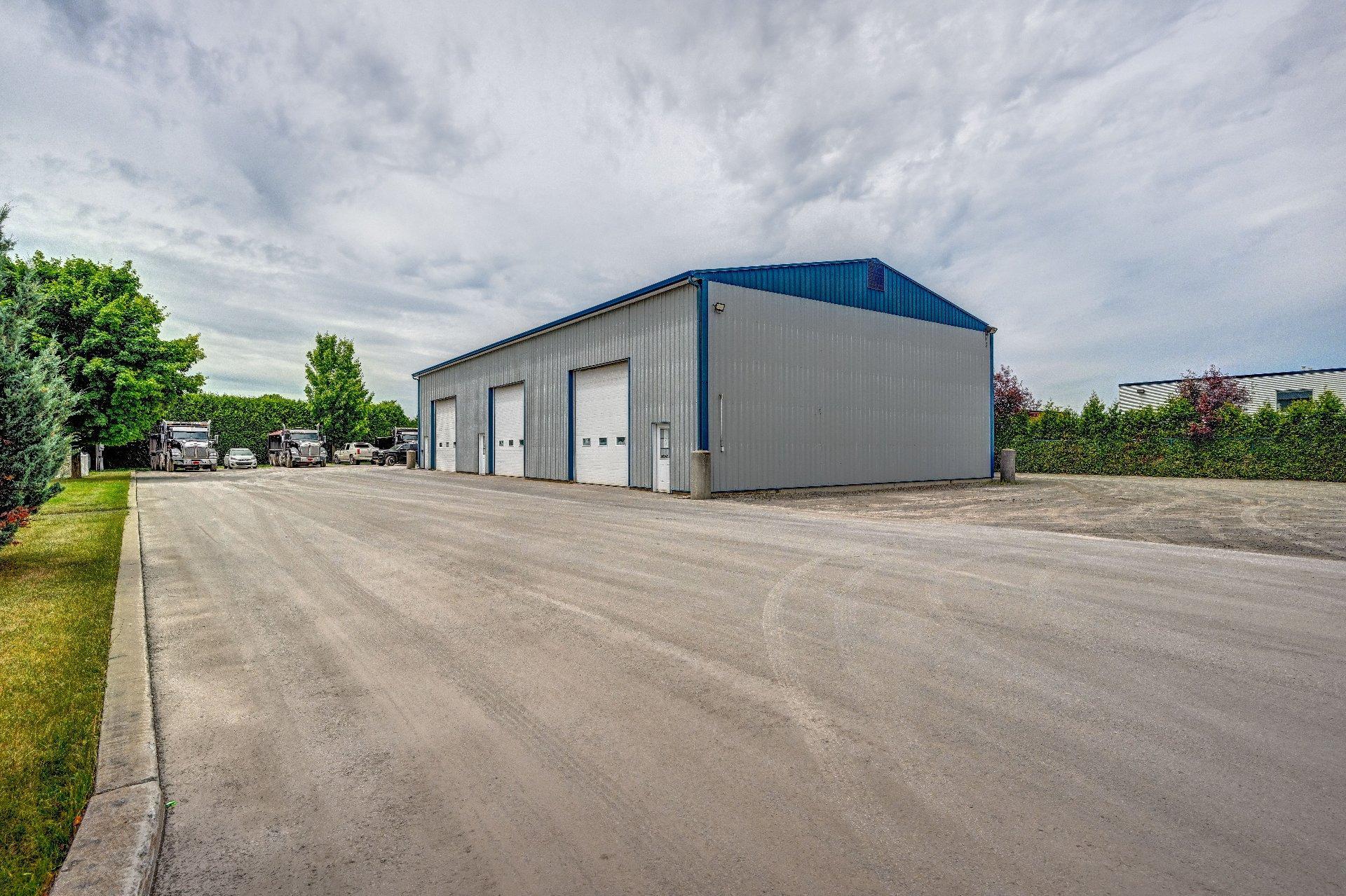 









120Z


Ch. de la Côte S.

,
Boisbriand,




QC
J7E4H5

