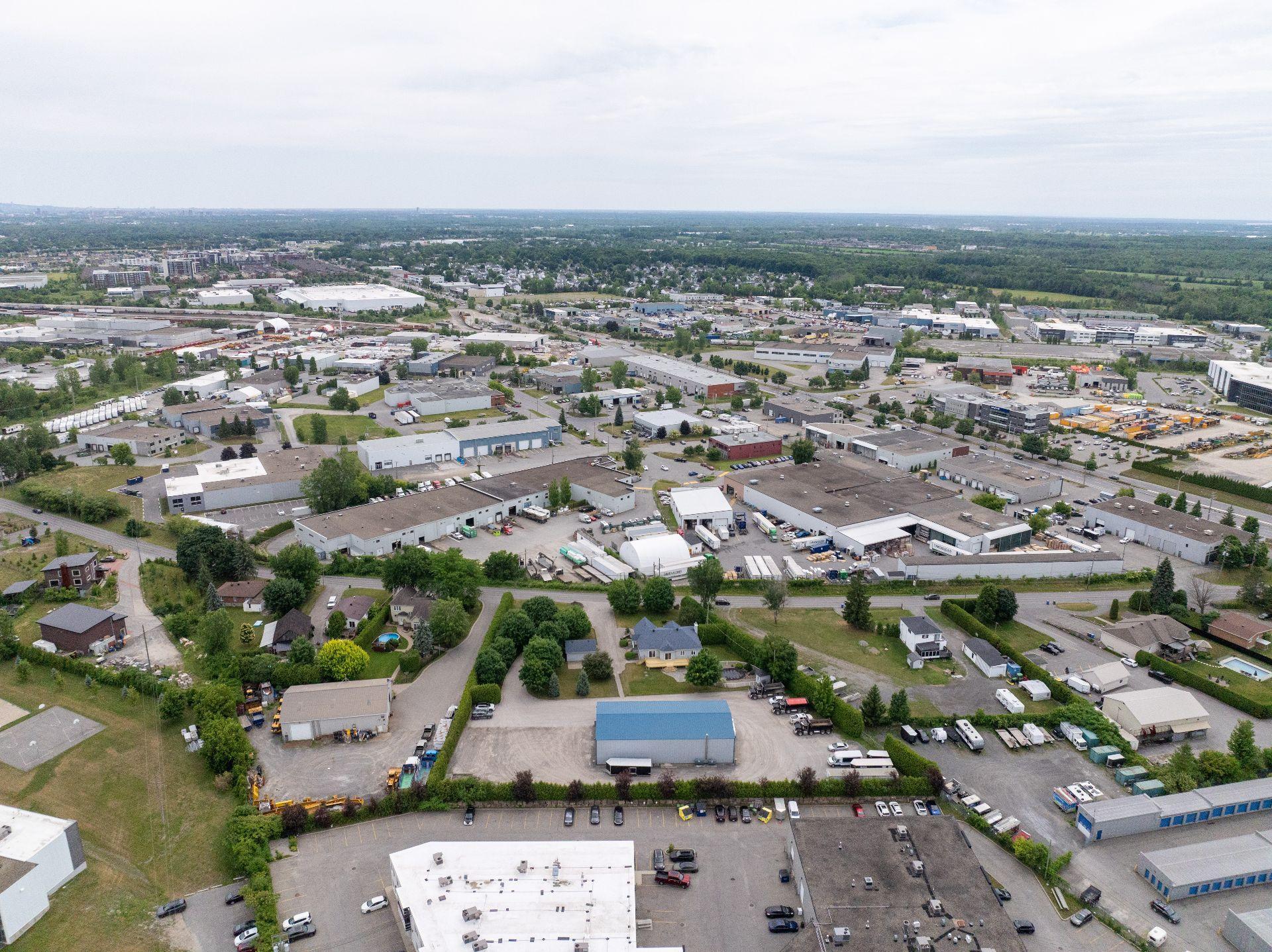 









120Z


Ch. de la Côte S.

,
Boisbriand,




QC
J7E4H5

