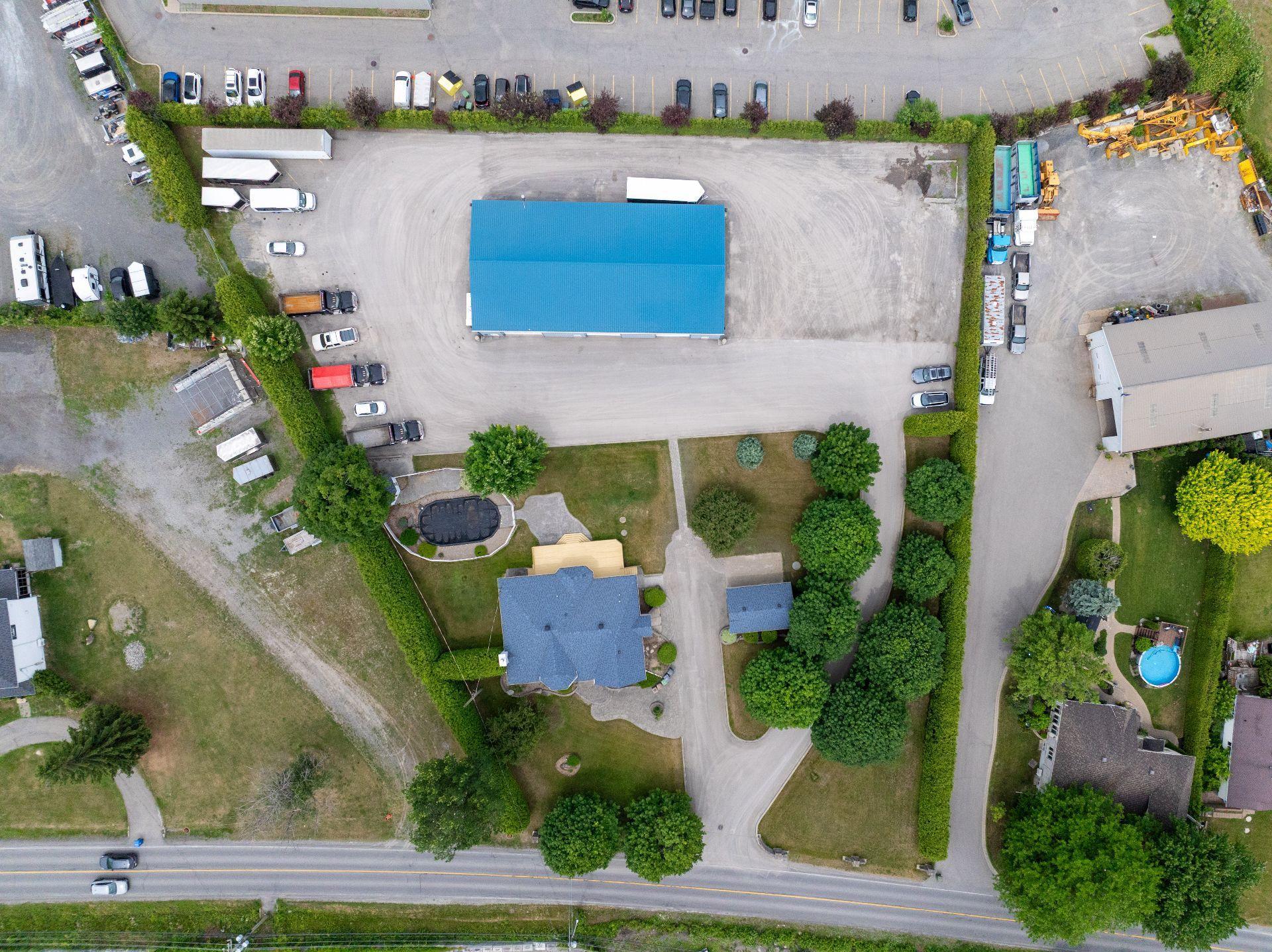 









120Z


Ch. de la Côte S.

,
Boisbriand,




QC
J7E4H5

