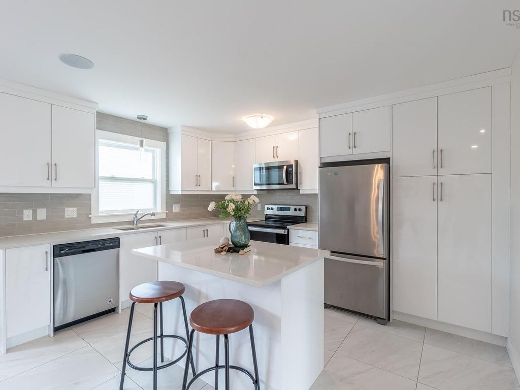 












46 Titanium Crescent

,
Halifax,




NS
B3P 0J3

