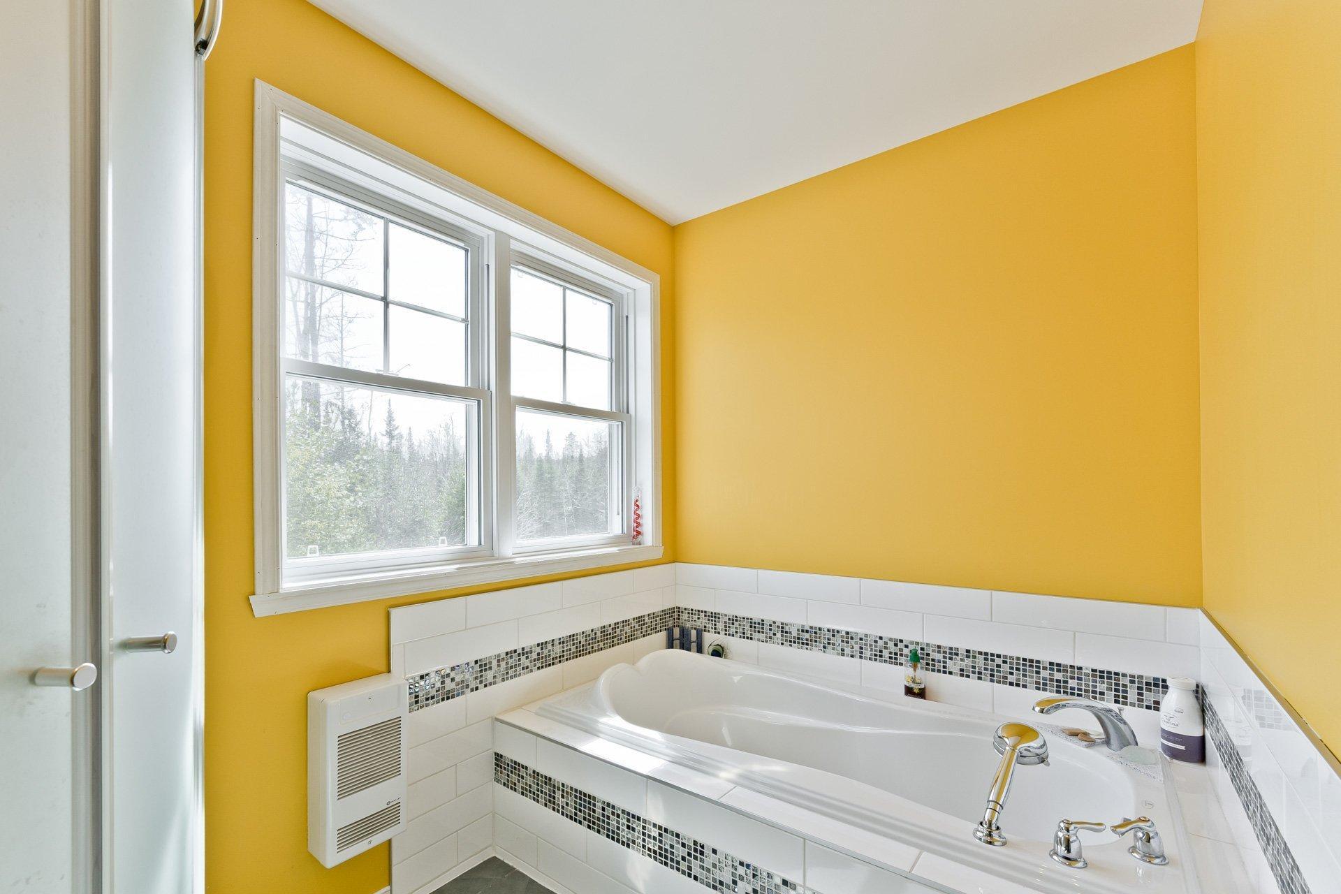 









1065


Rue du Val-des-Pruches

,
Sherbrooke (Brompton/Rock Forest/Saint-Élie/Deauville),




QC
J1N0A1

