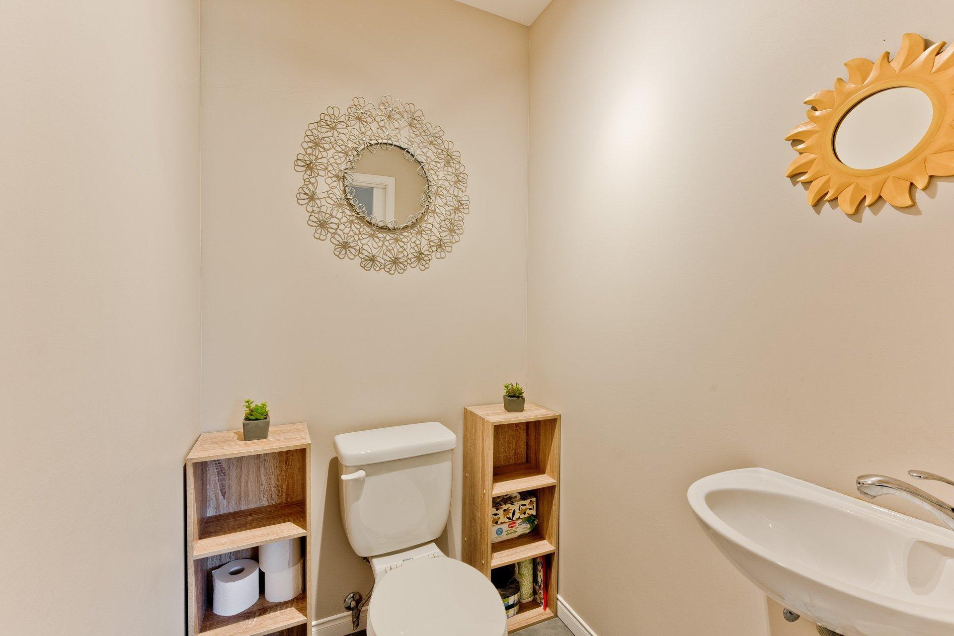 









1065


Rue du Val-des-Pruches

,
Sherbrooke (Brompton/Rock Forest/Saint-Élie/Deauville),




QC
J1N0A1

