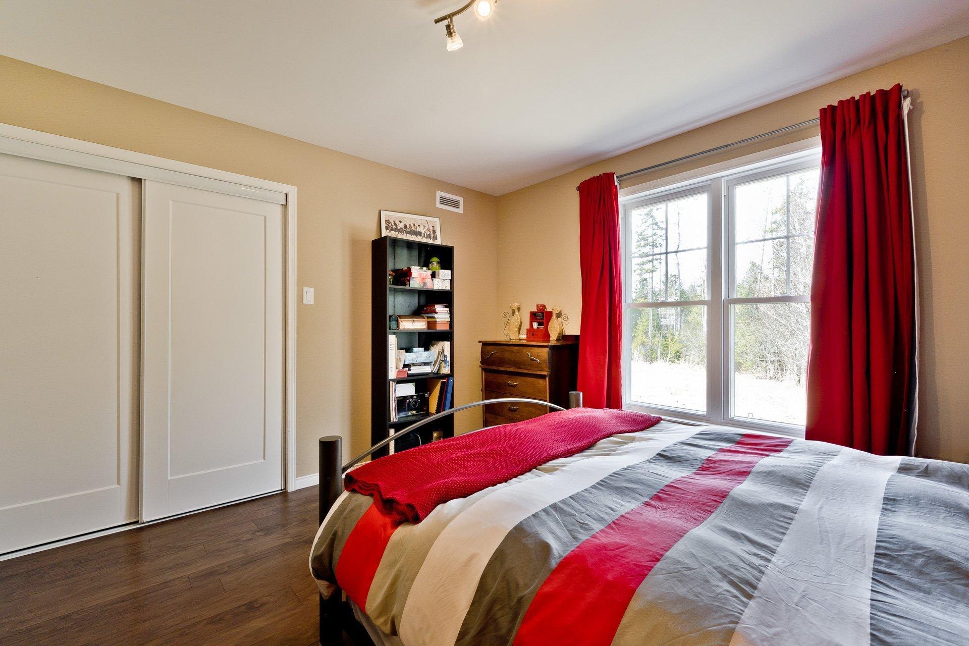









1065


Rue du Val-des-Pruches

,
Sherbrooke (Brompton/Rock Forest/Saint-Élie/Deauville),




QC
J1N0A1

