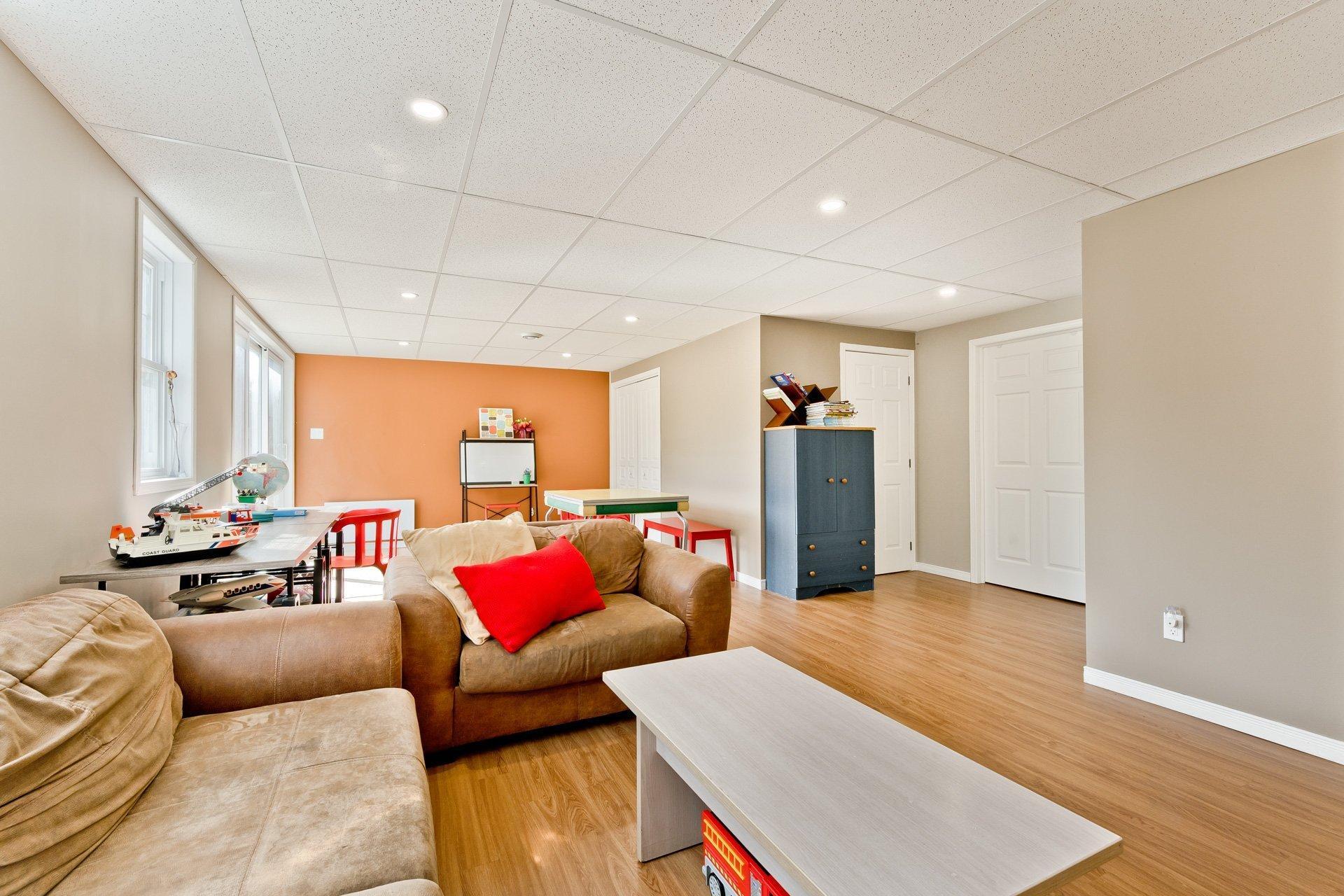 









1065


Rue du Val-des-Pruches

,
Sherbrooke (Brompton/Rock Forest/Saint-Élie/Deauville),




QC
J1N0A1

