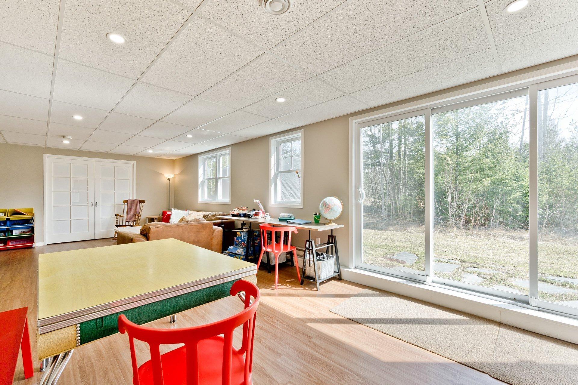 









1065


Rue du Val-des-Pruches

,
Sherbrooke (Brompton/Rock Forest/Saint-Élie/Deauville),




QC
J1N0A1

