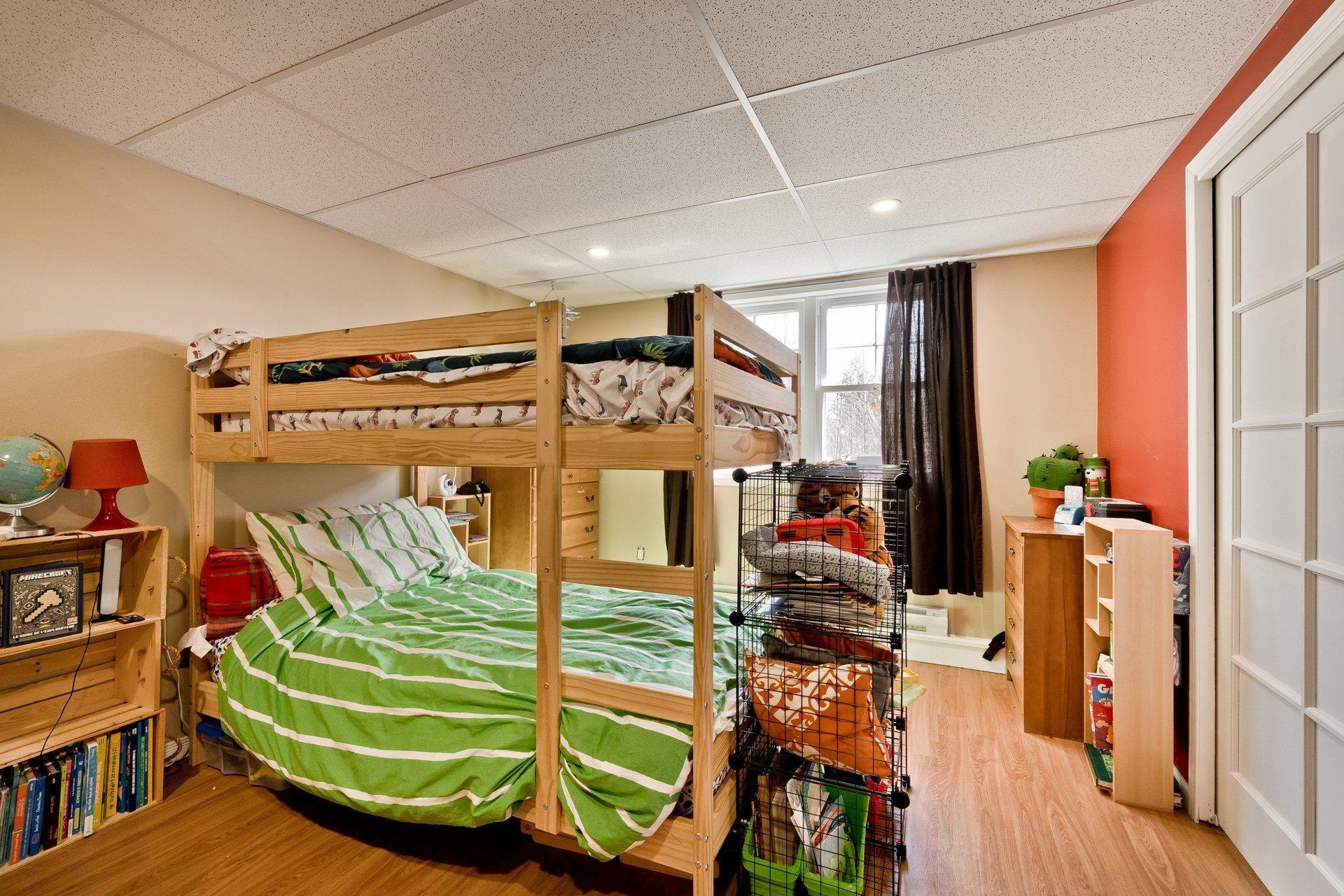 









1065


Rue du Val-des-Pruches

,
Sherbrooke (Brompton/Rock Forest/Saint-Élie/Deauville),




QC
J1N0A1

