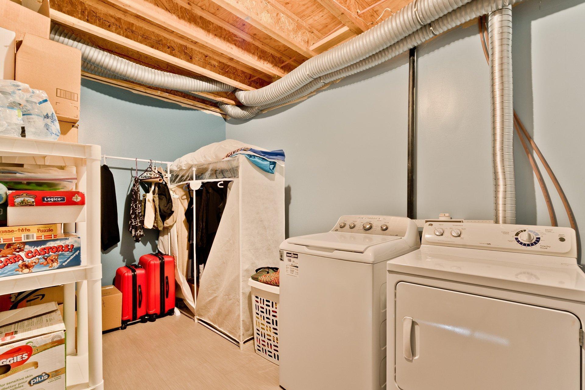 









1065


Rue du Val-des-Pruches

,
Sherbrooke (Brompton/Rock Forest/Saint-Élie/Deauville),




QC
J1N0A1

