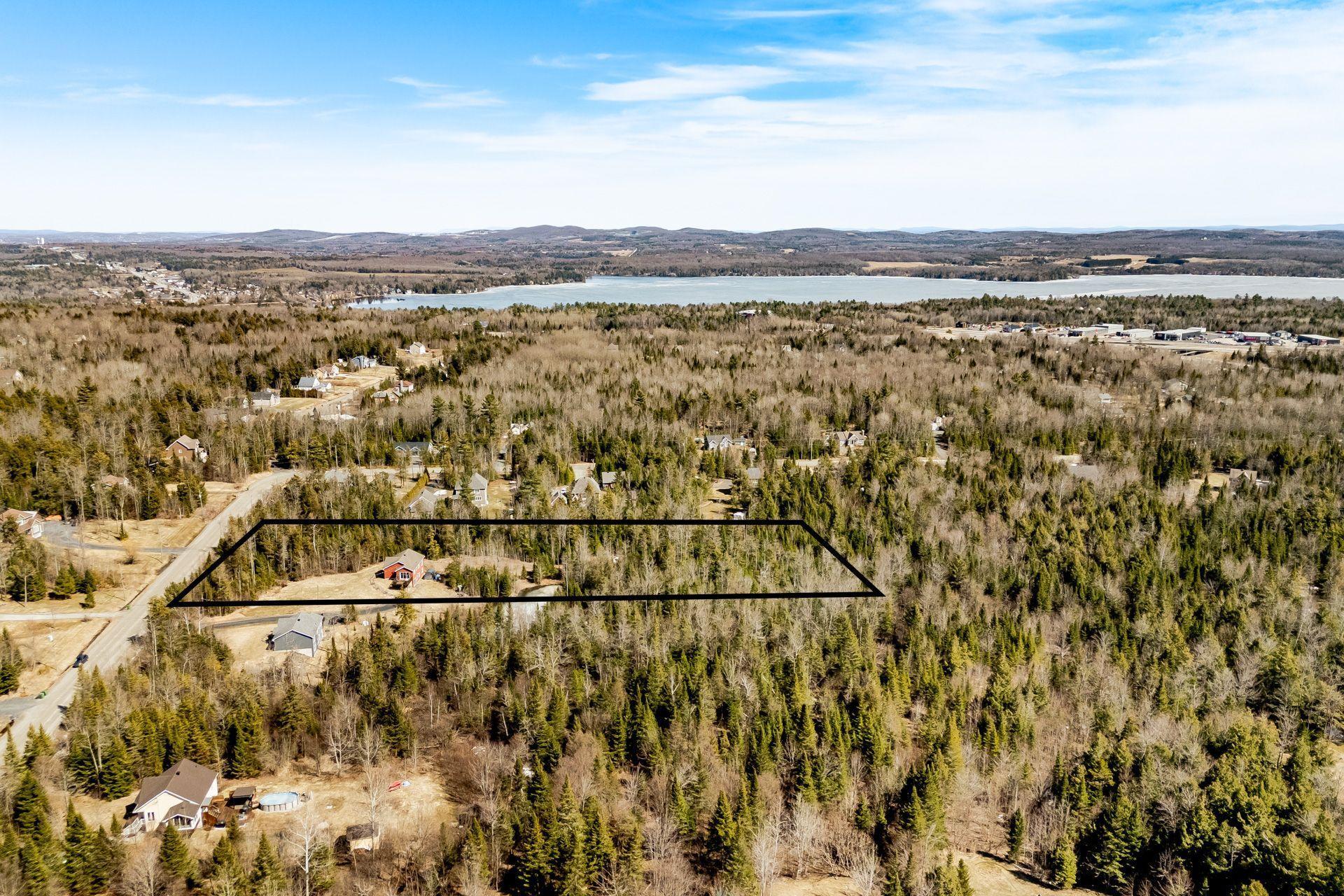 









1065


Rue du Val-des-Pruches

,
Sherbrooke (Brompton/Rock Forest/Saint-Élie/Deauville),




QC
J1N0A1

