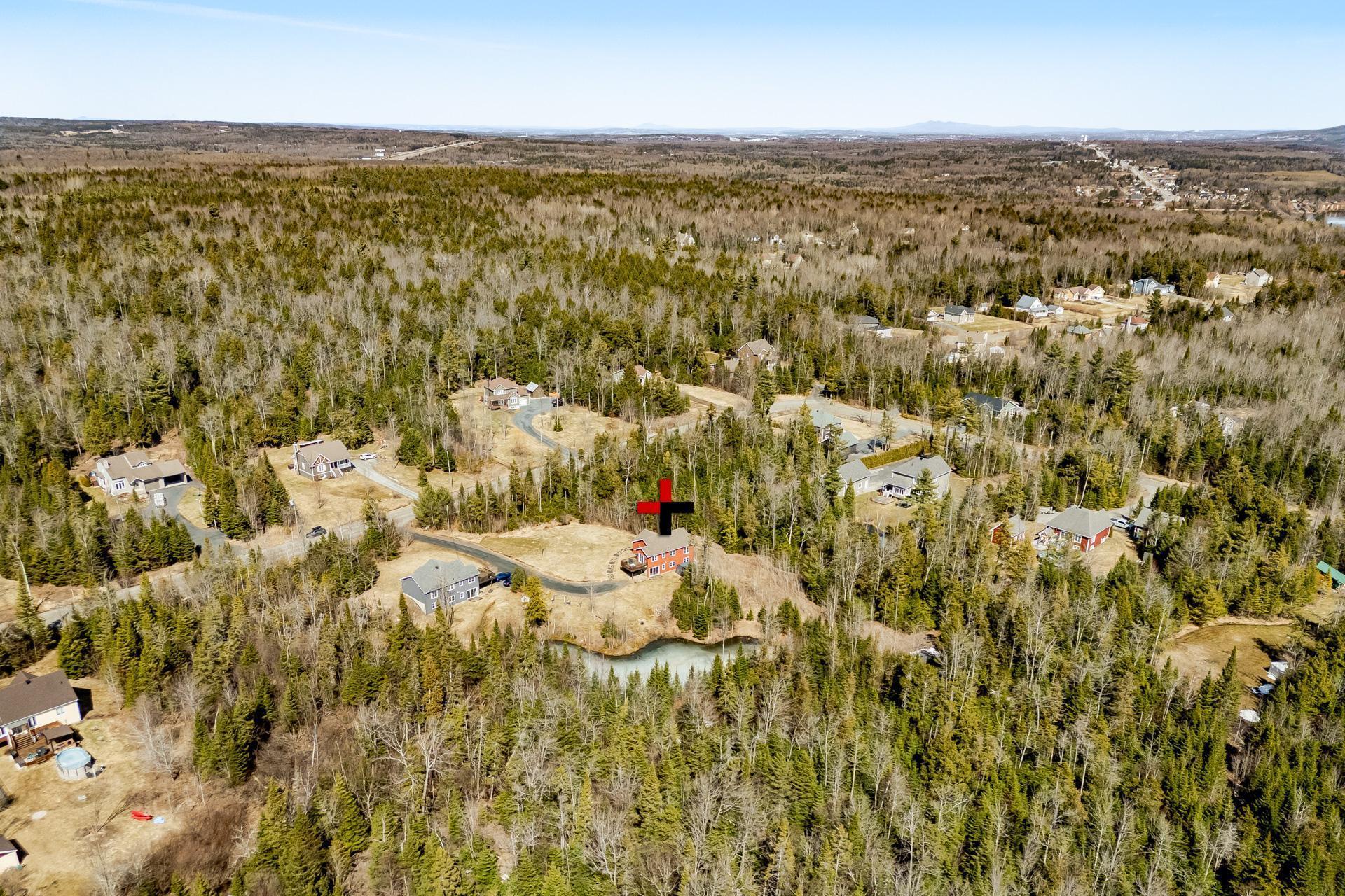 









1065


Rue du Val-des-Pruches

,
Sherbrooke (Brompton/Rock Forest/Saint-Élie/Deauville),




QC
J1N0A1

