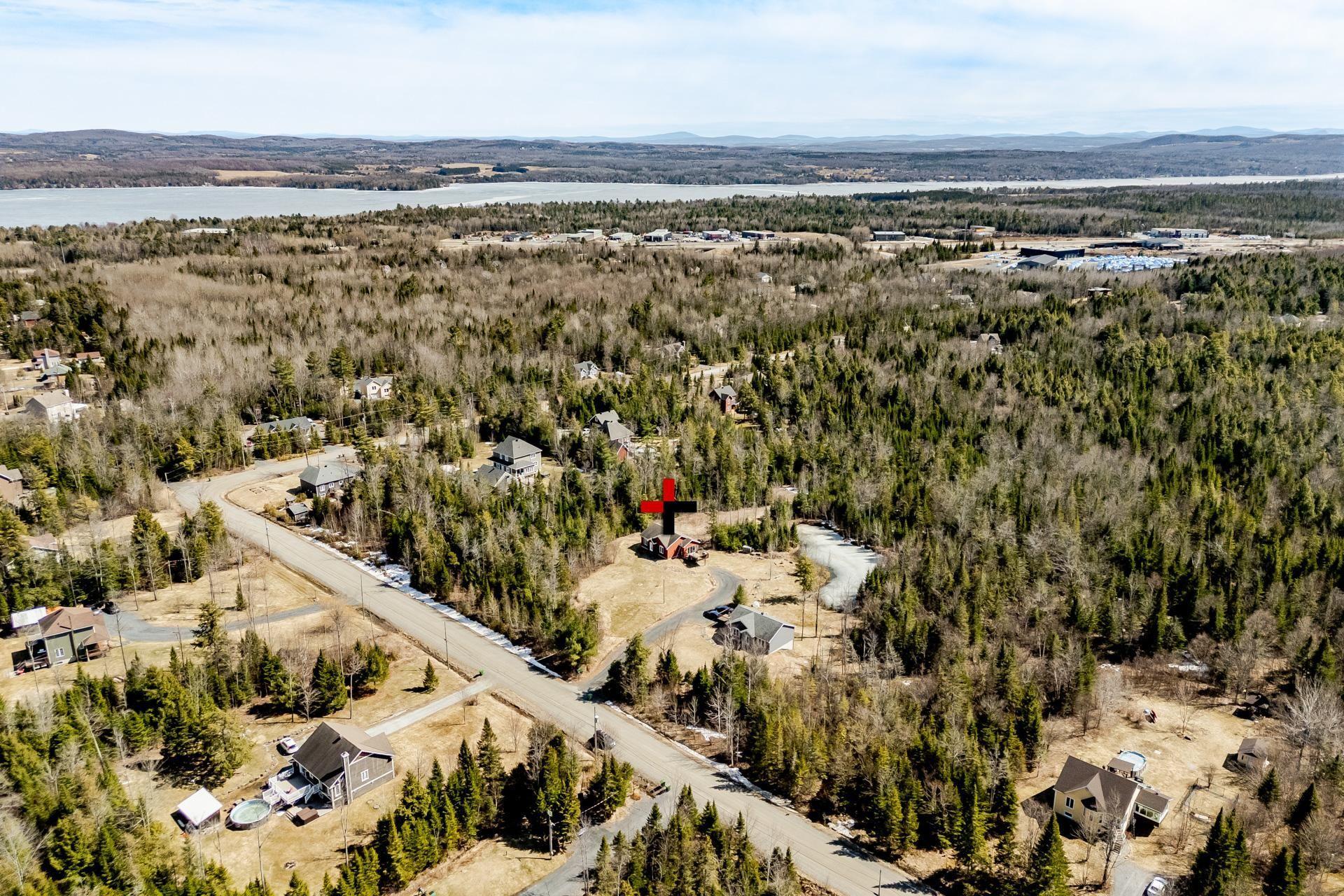









1065


Rue du Val-des-Pruches

,
Sherbrooke (Brompton/Rock Forest/Saint-Élie/Deauville),




QC
J1N0A1

