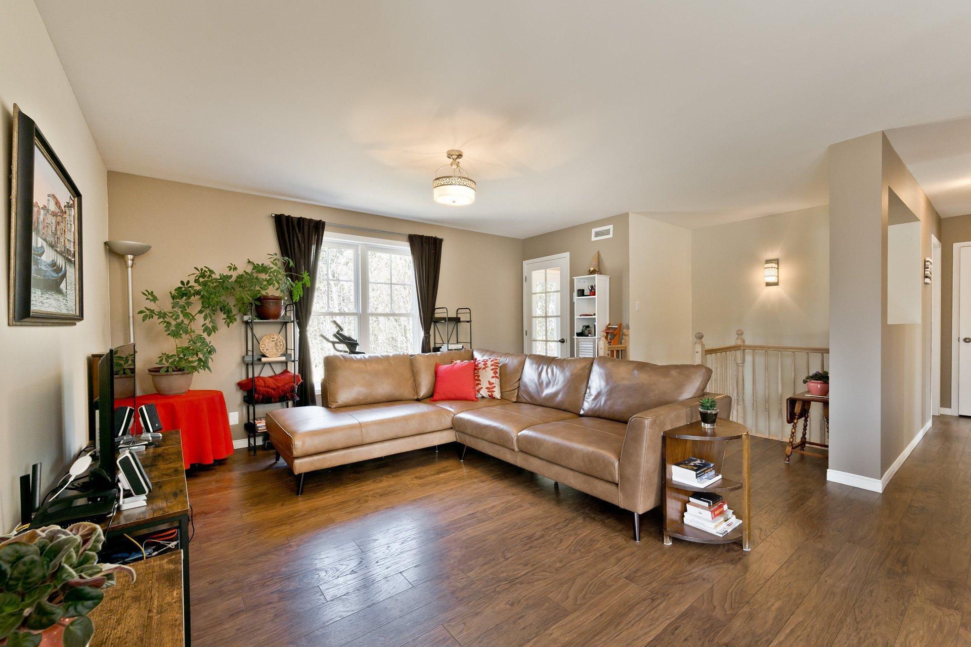 









1065


Rue du Val-des-Pruches

,
Sherbrooke (Brompton/Rock Forest/Saint-Élie/Deauville),




QC
J1N0A1

