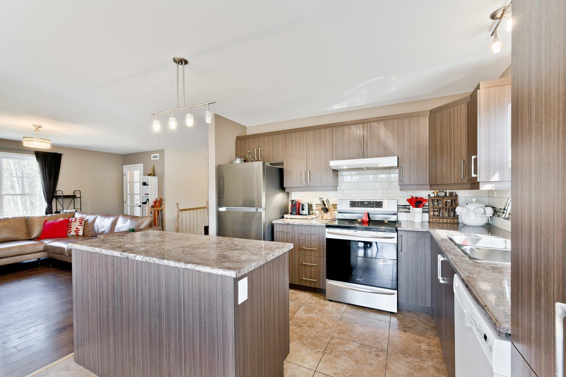 









1065


Rue du Val-des-Pruches

,
Sherbrooke (Brompton/Rock Forest/Saint-Élie/Deauville),




QC
J1N0A1

